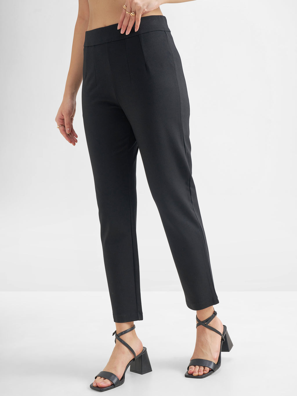 Tokyo Talkies Women Black Solid Slim Fit Regular Trouser - Black - Image 4