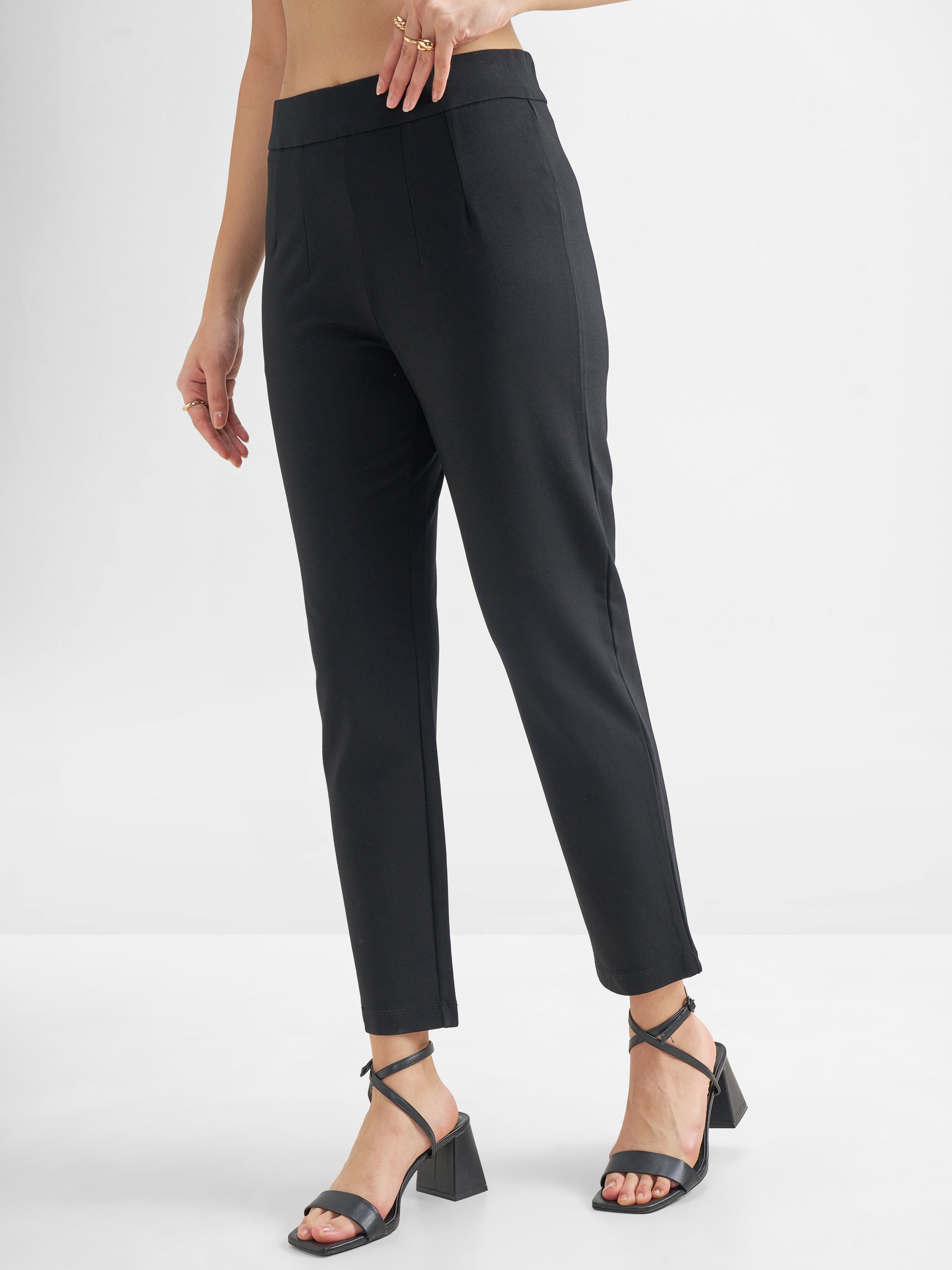 Tokyo Talkies Women Black Solid Slim Fit Regular Trouser - Black - Image 4