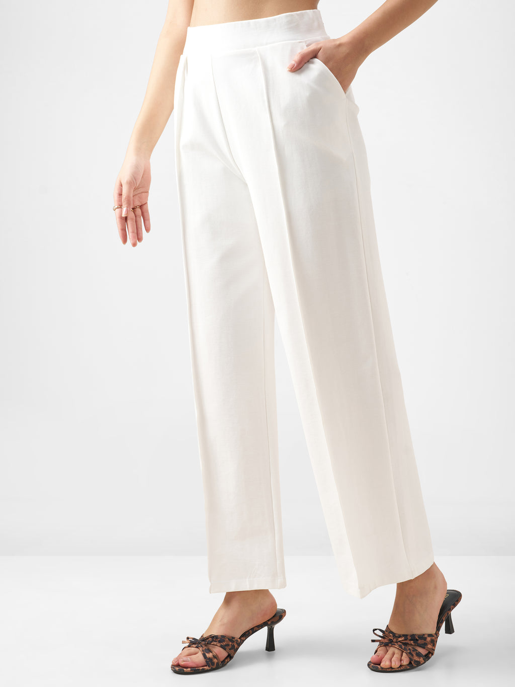 Tokyo Talkies Women White Solid Straight Fit Regular Trouser - White - Image 4