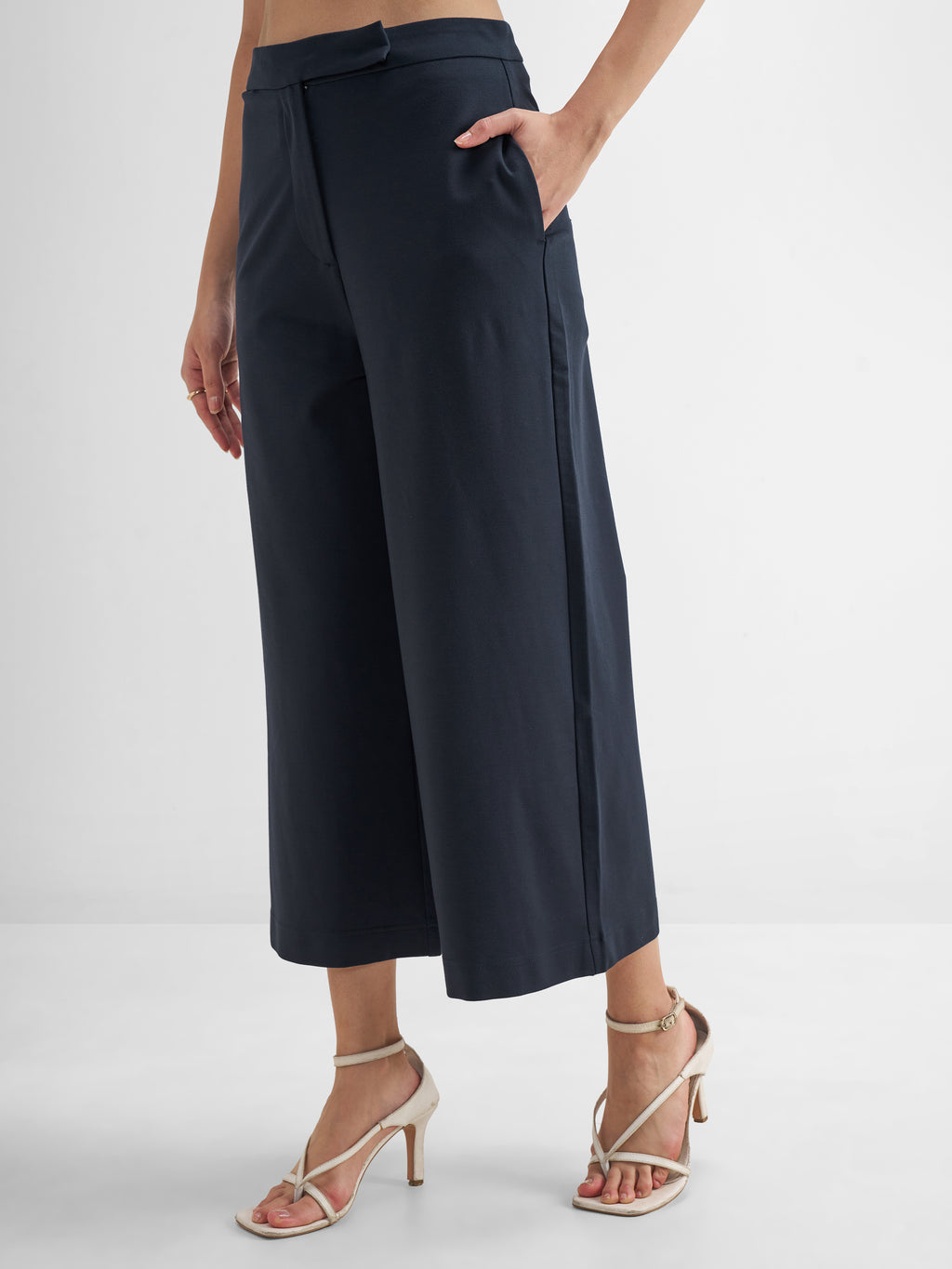 Tokyo Talkies Women Navy Blue Solid Wide Leg Regular Trouser - Navy Blue - Image 4