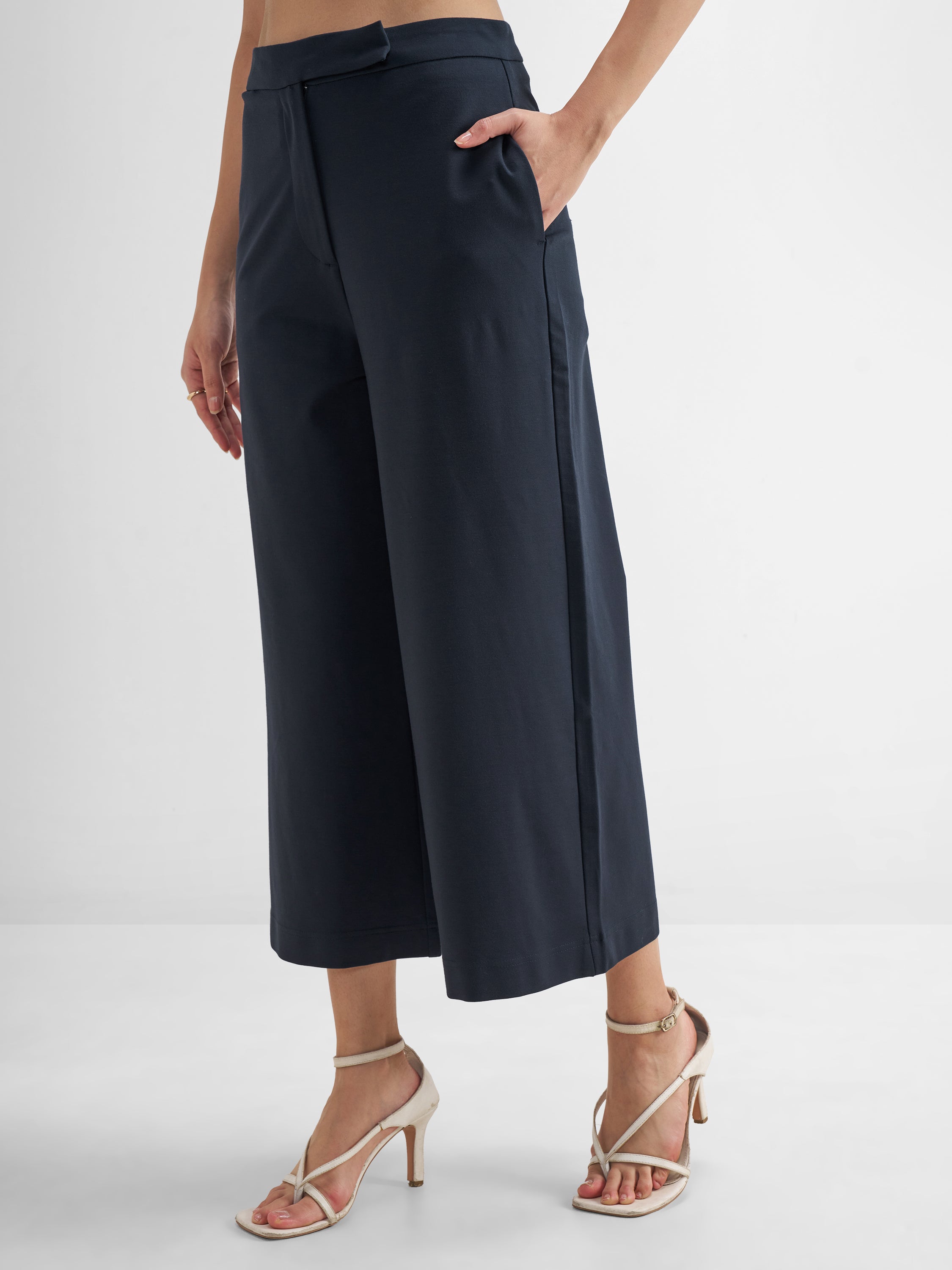 Tokyo Talkies Women Navy Blue Solid Wide Leg Regular Trouser - Navy Blue - Image 4