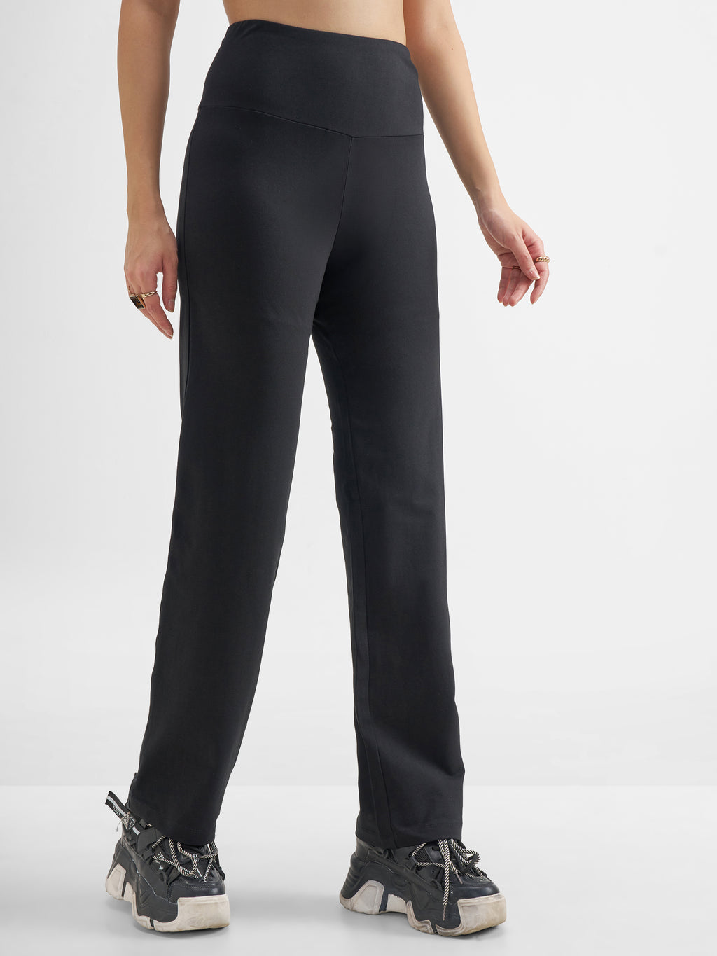 Tokyo Talkies Women Black Solid Straight Fit Regular Trouser - Black - Image 6
