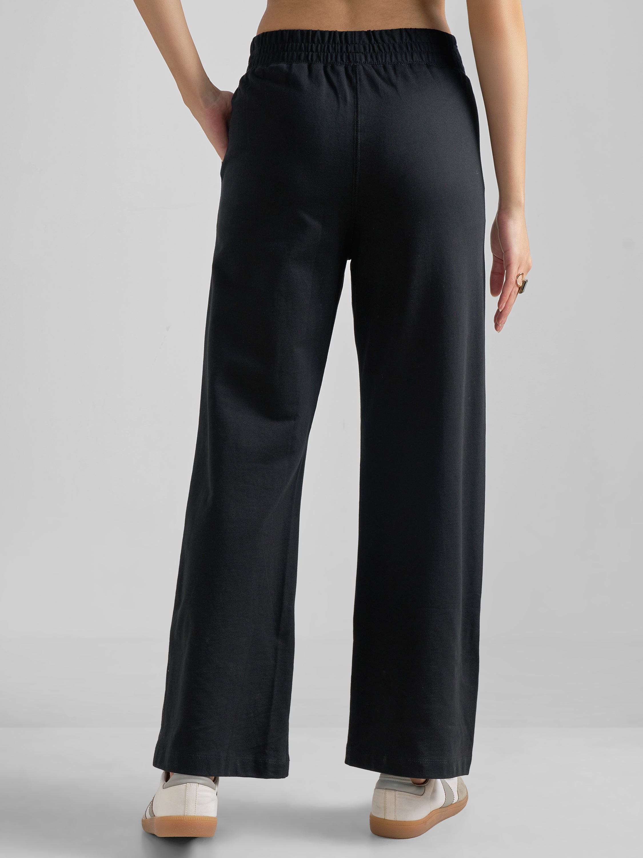 Tokyo Talkies Women Black Solid Wide Leg Regular Trouser - Black - Image 3