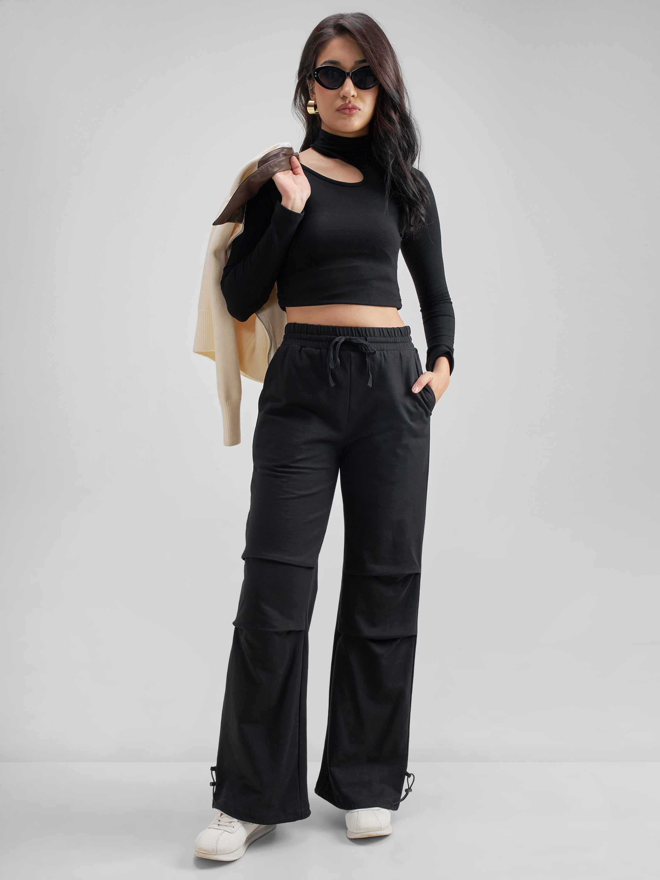 Tokyo Talkies Women Black Solid Relaxed Fit Regular Trouser - Black - Image 2