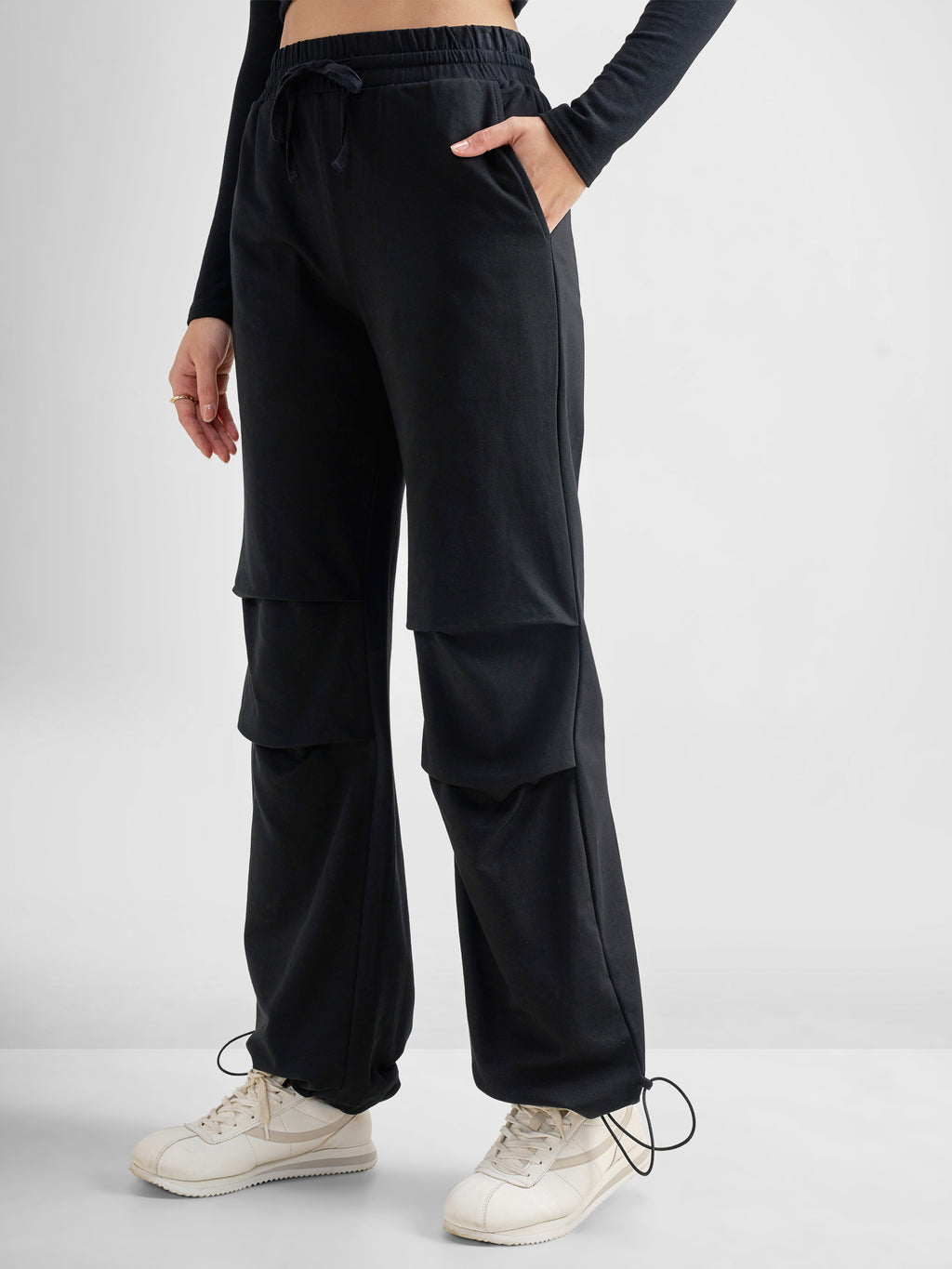 Tokyo Talkies Women Black Solid Relaxed Fit Regular Trouser - Black - Image 4