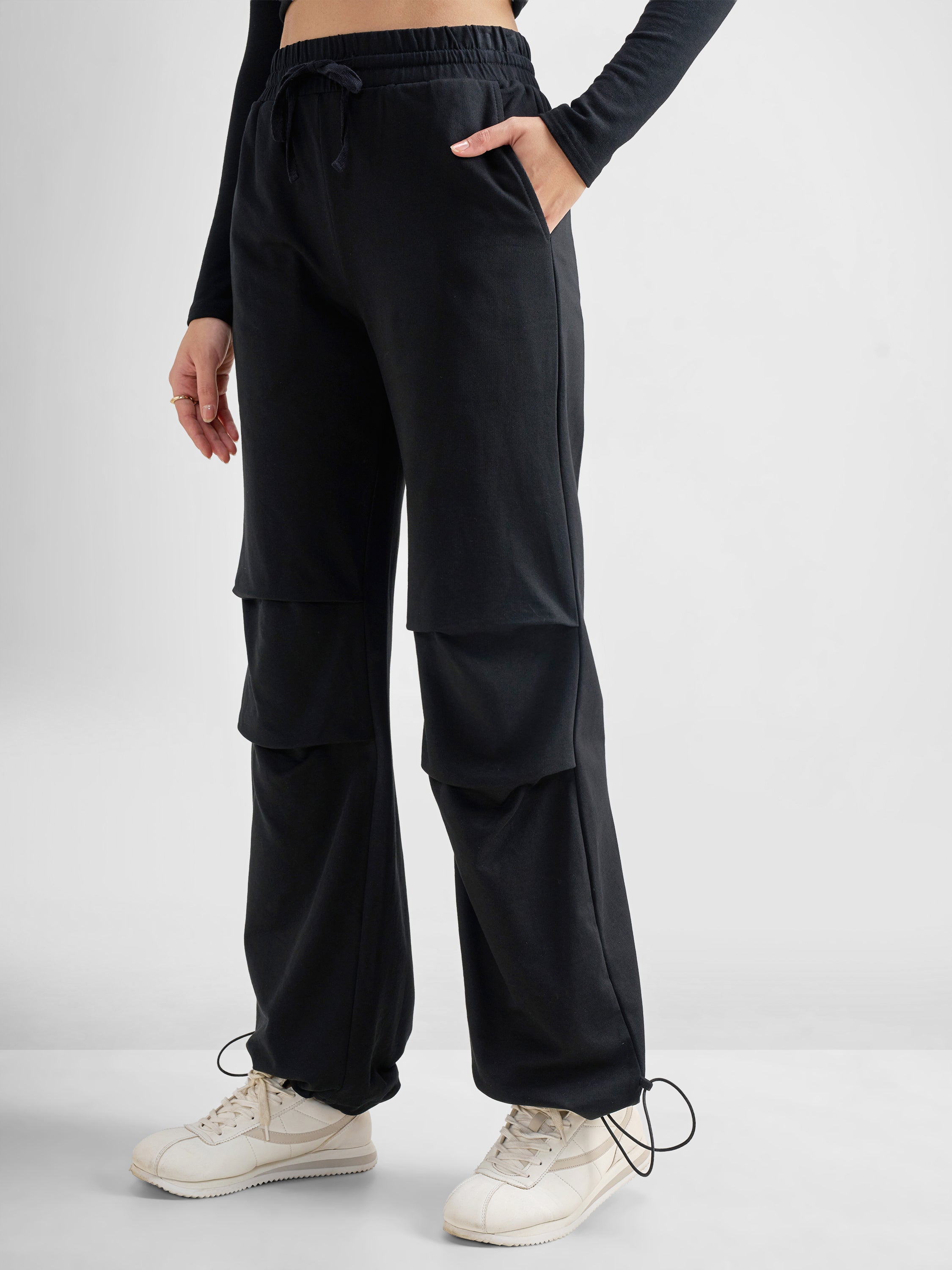 Tokyo Talkies Women Black Solid Relaxed Fit Regular Trouser - Black - Image 4