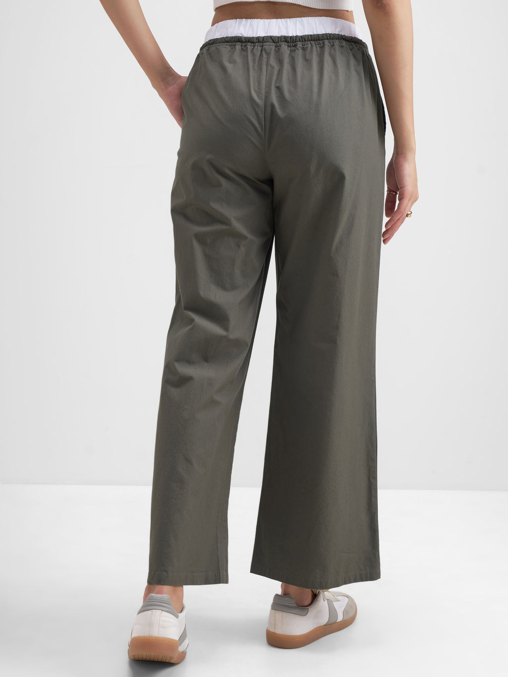 Tokyo Talkies Women Olive Solid Straight Fit Regular Trouser - Olive - Image 3