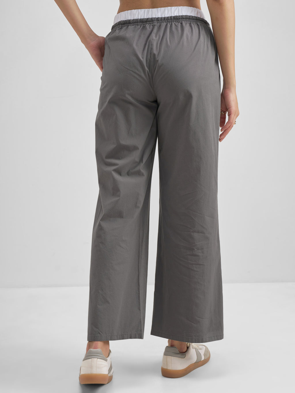 Tokyo Talkies Women Grey Solid Straight Fit Regular Trouser - Grey - Image 3