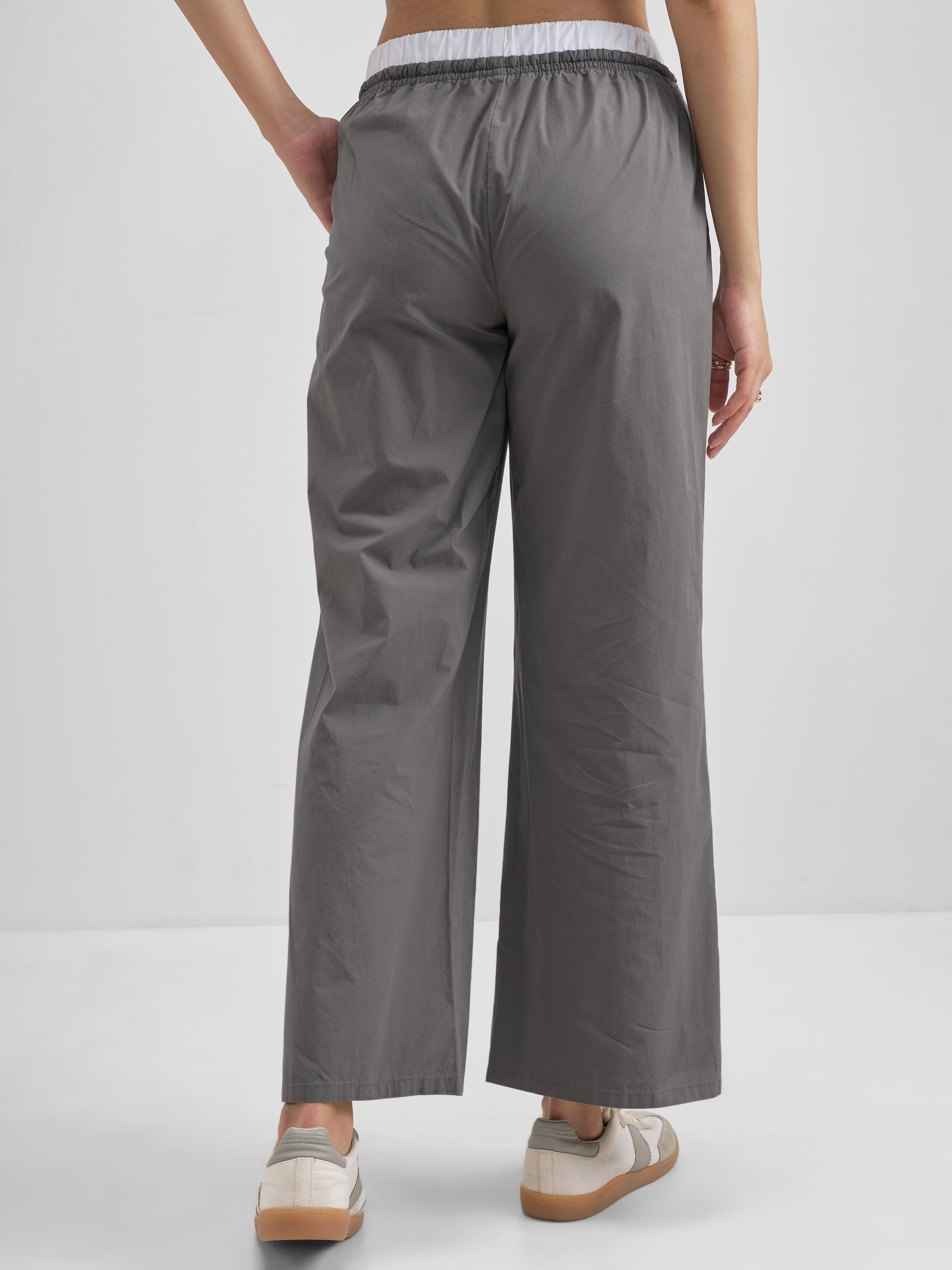 Tokyo Talkies Women Grey Solid Straight Fit Regular Trouser - Grey - Image 3