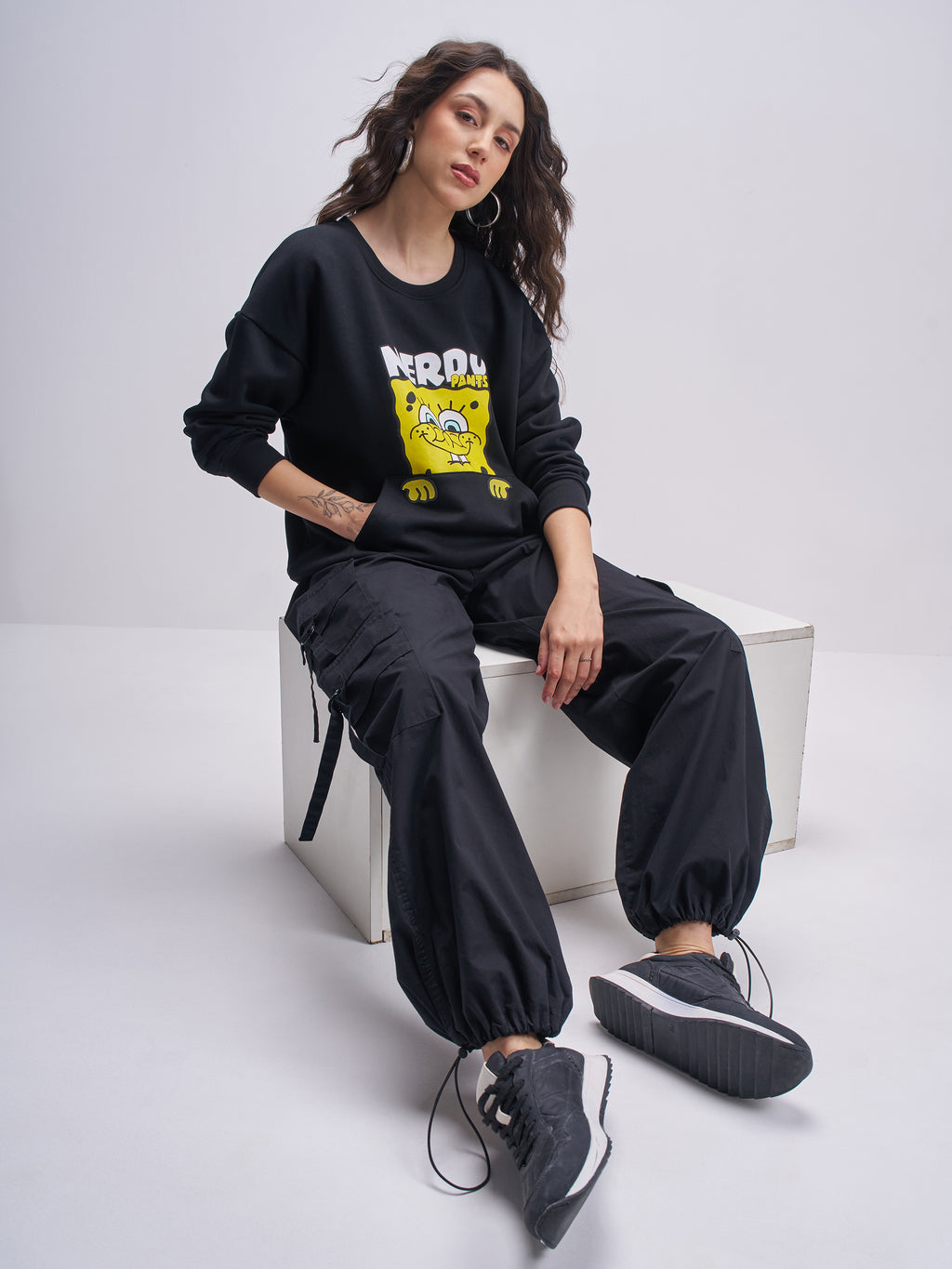 Tokyo Talkies Women Black Spongebob Squarepants Printed Pullover Round Neck Sweatshirt - Black - Image 2