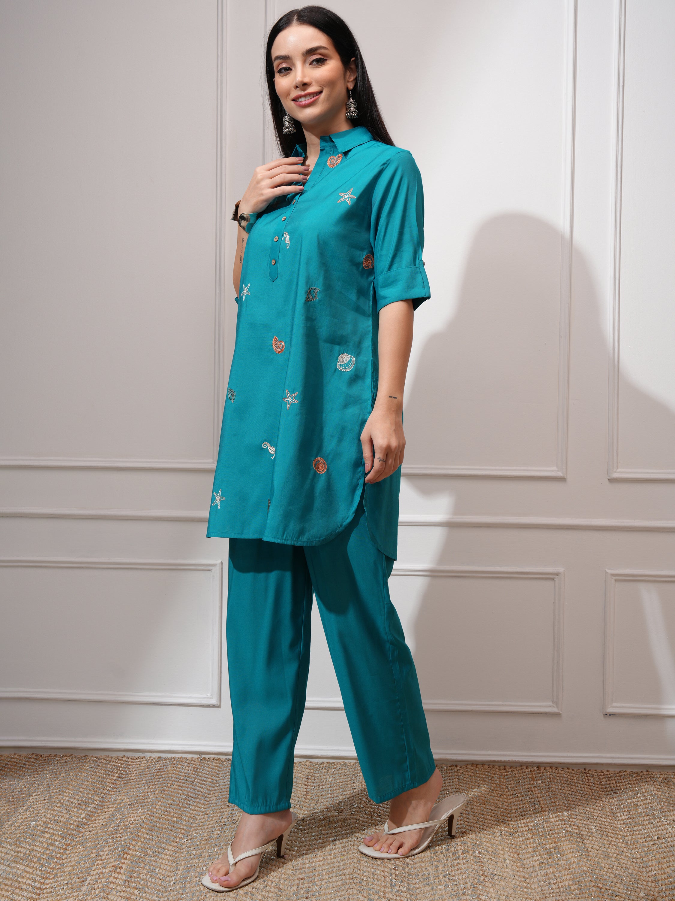 Vishudh Women Blue Tunic With Palazzos - Blue - Image 4