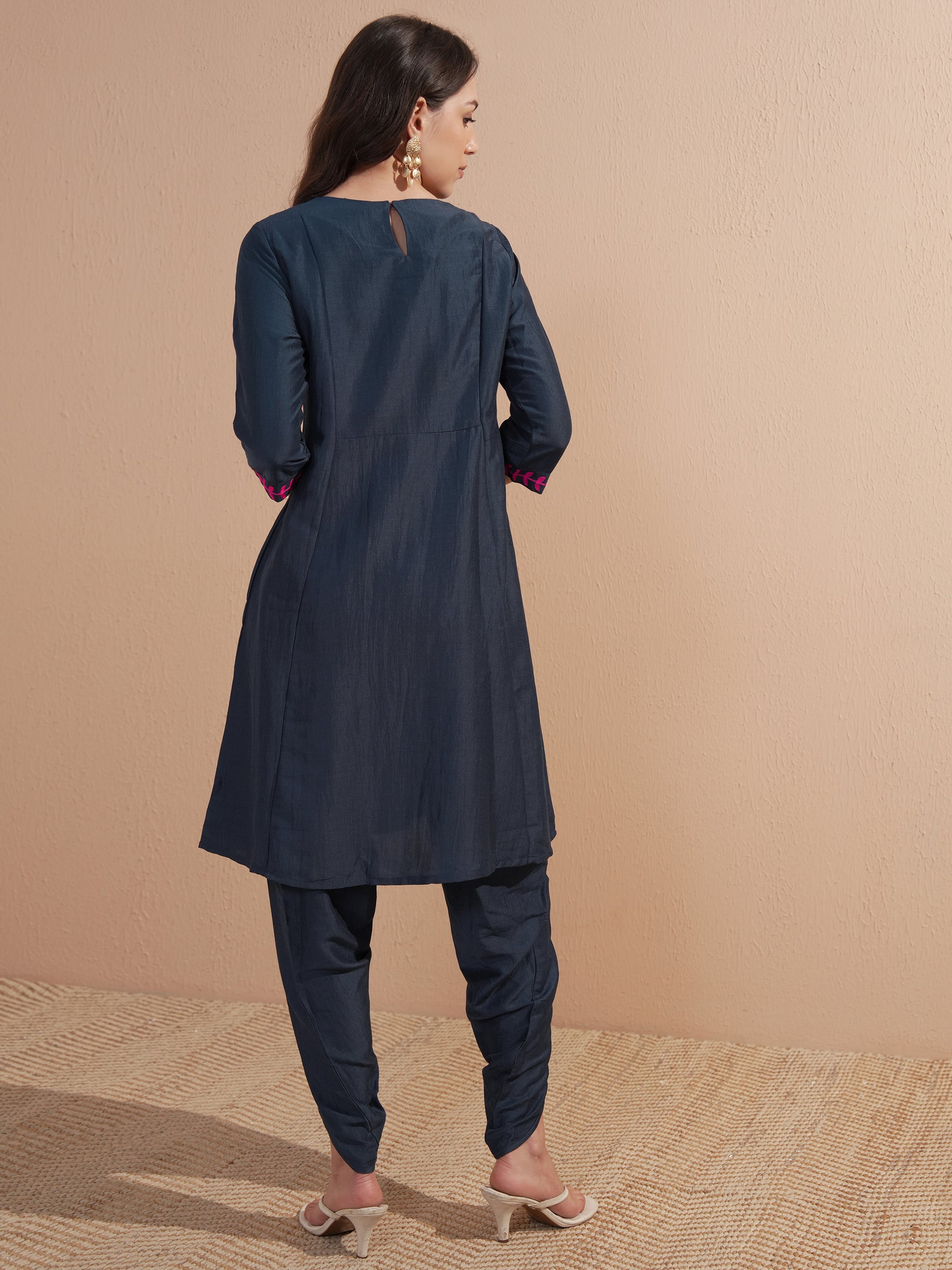 Vishudh Women Blue Tunic With Trouser - Blue - Image 3