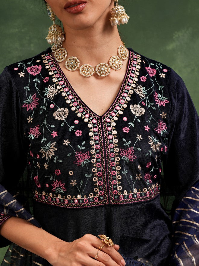 Embroidered Maxi Dress - Navy Blue - Image 5