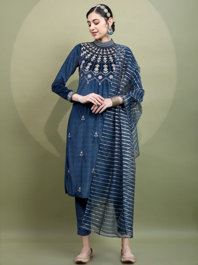 Vishudh Womens Teal. Embroidered Velvet Kurta With Trouser And Dupatta - Teal - Image 4