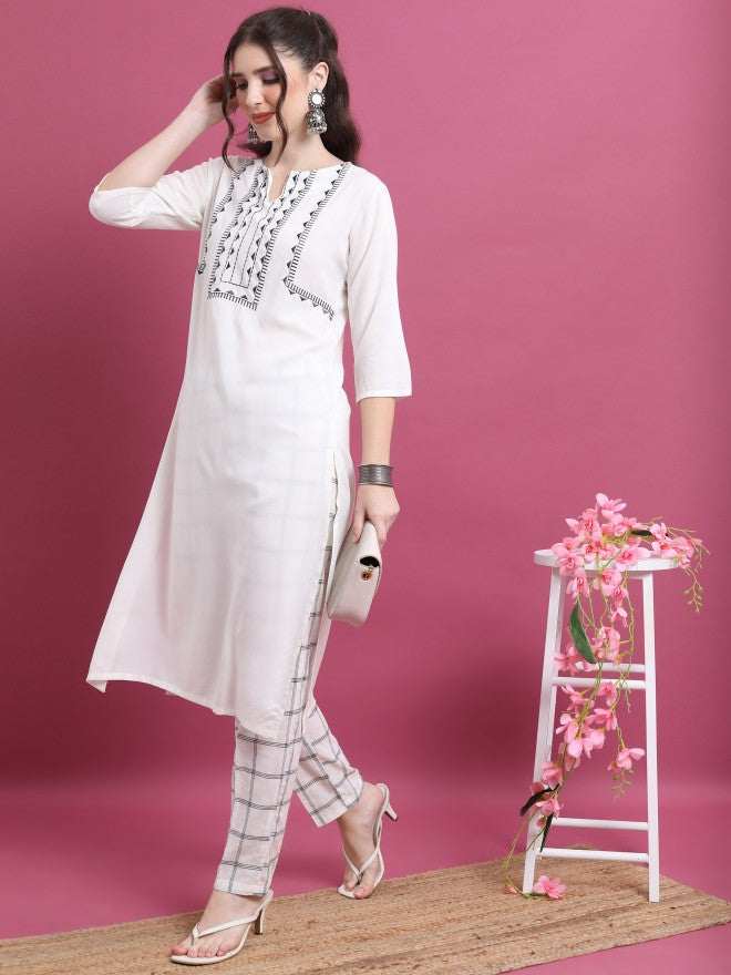 Vishudh Women Off White Checked Regular Fit Casual Trouser - Off White - Image 2