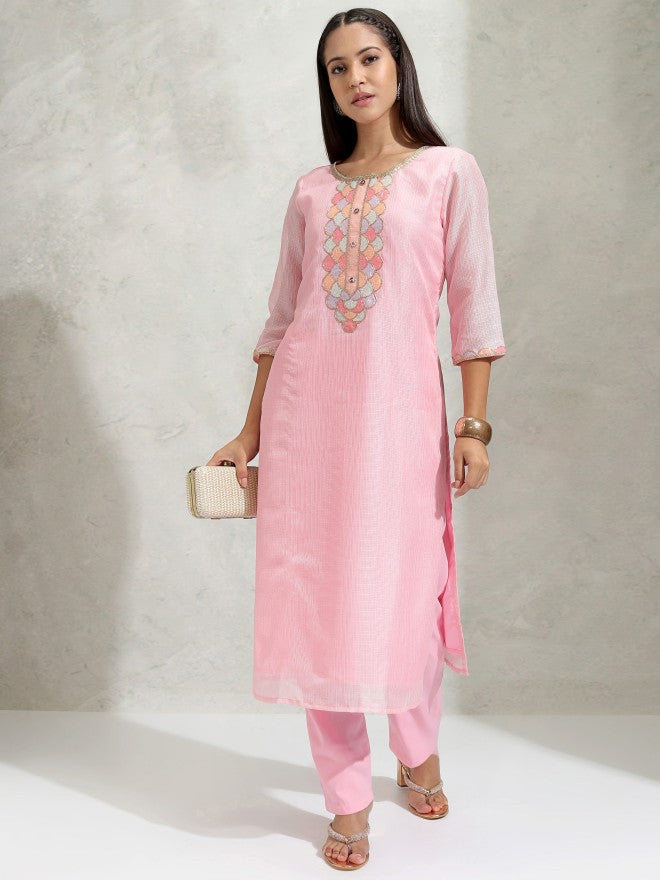 Vishudh Women Pink Solid Regular Round Neck Kurta With Neck Patch Three Quarter Sleeves And Slim Pants - Pink - Image 2