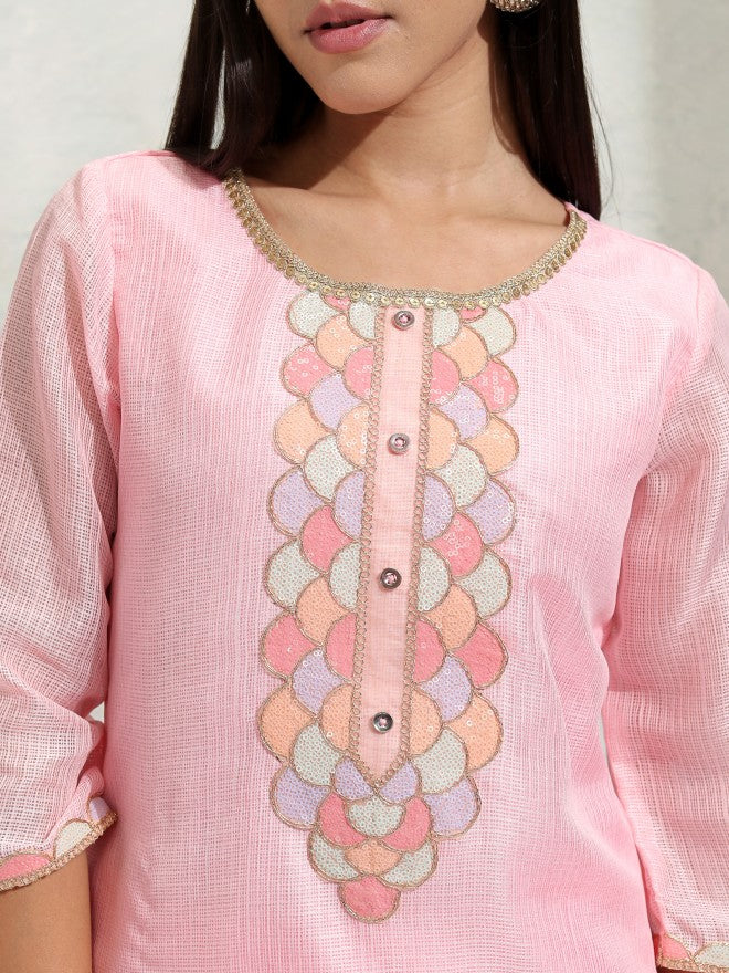 Vishudh Women Pink Solid Regular Round Neck Kurta With Neck Patch Three Quarter Sleeves And Slim Pants - Pink - Image 5