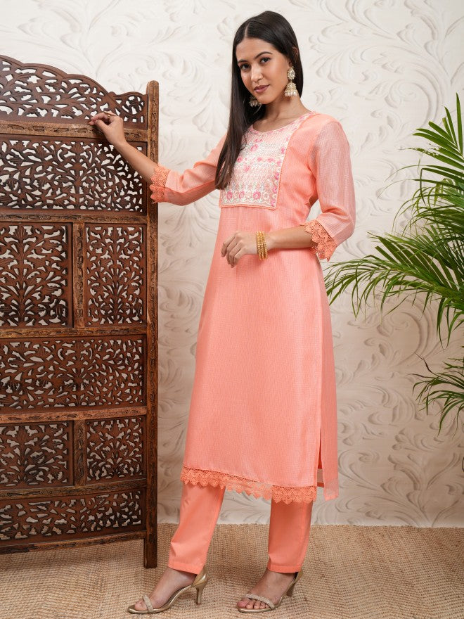 Vishudh Women Coral Embroidered Kurta With Trousers - Coral - Image 4
