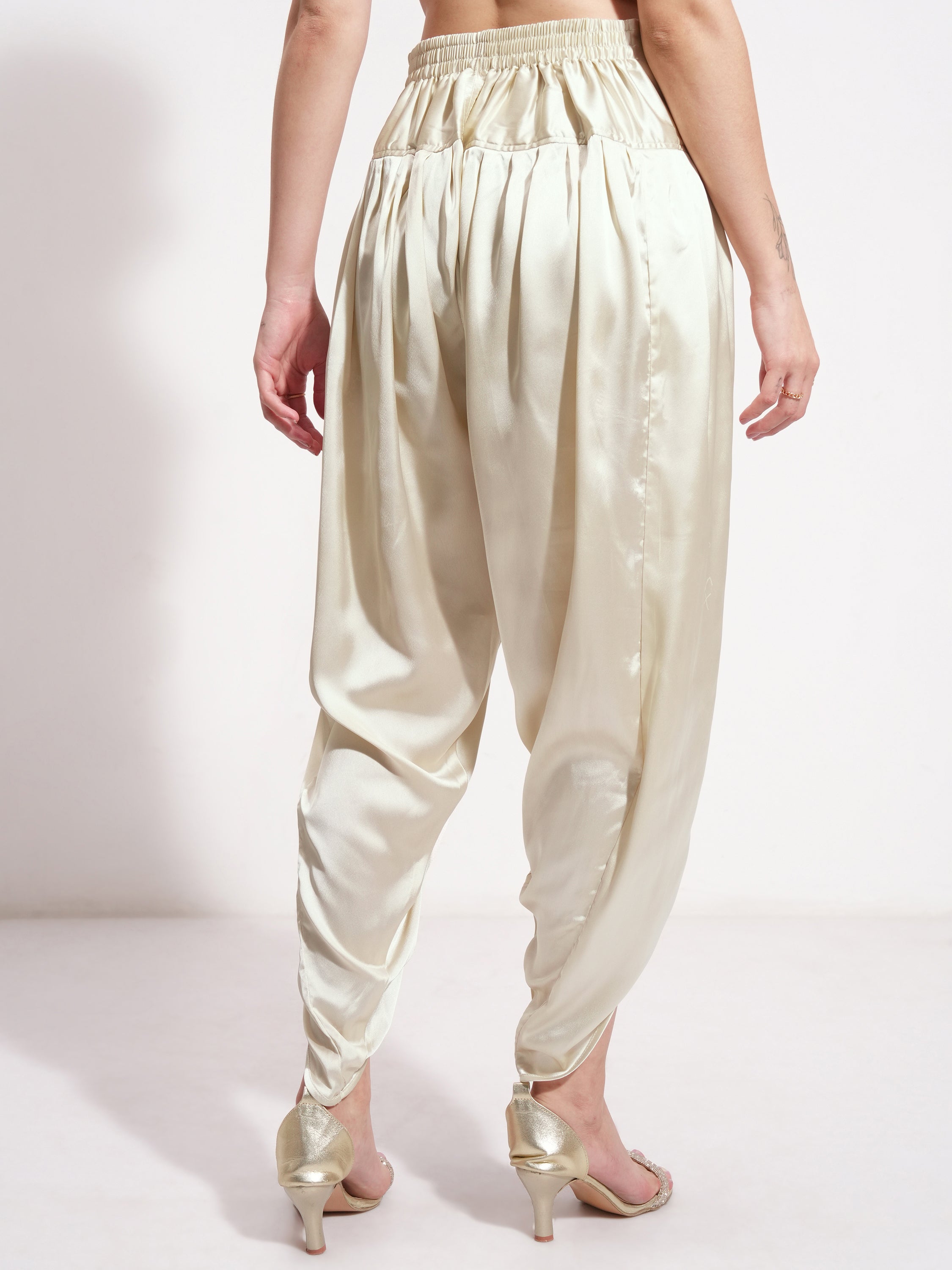 Vishudh Women Beige Solid Regular Fit Casual Trouser - Beige - Image 3
