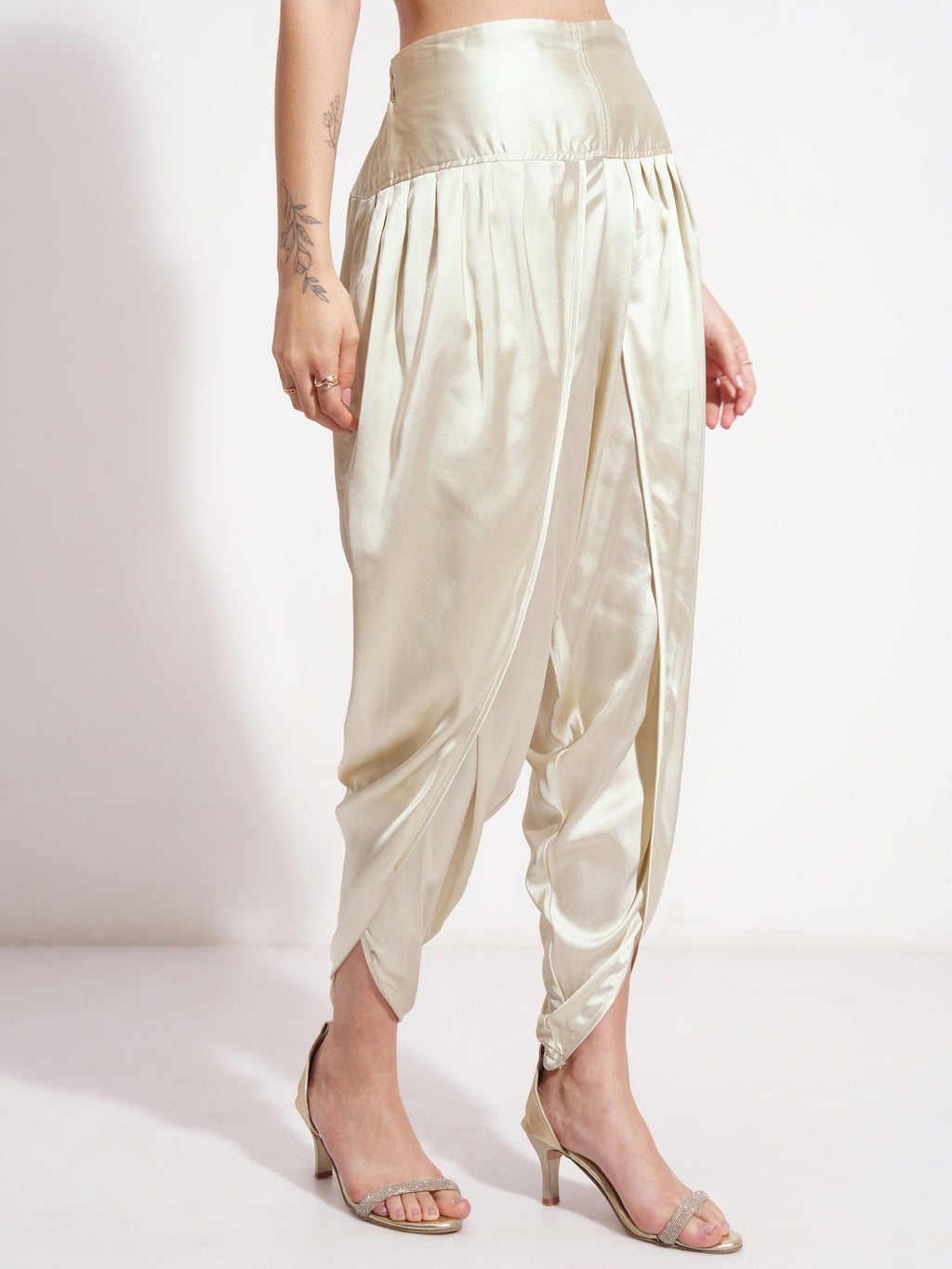 Vishudh Women Beige Solid Regular Fit Casual Trouser - Beige - Image 6