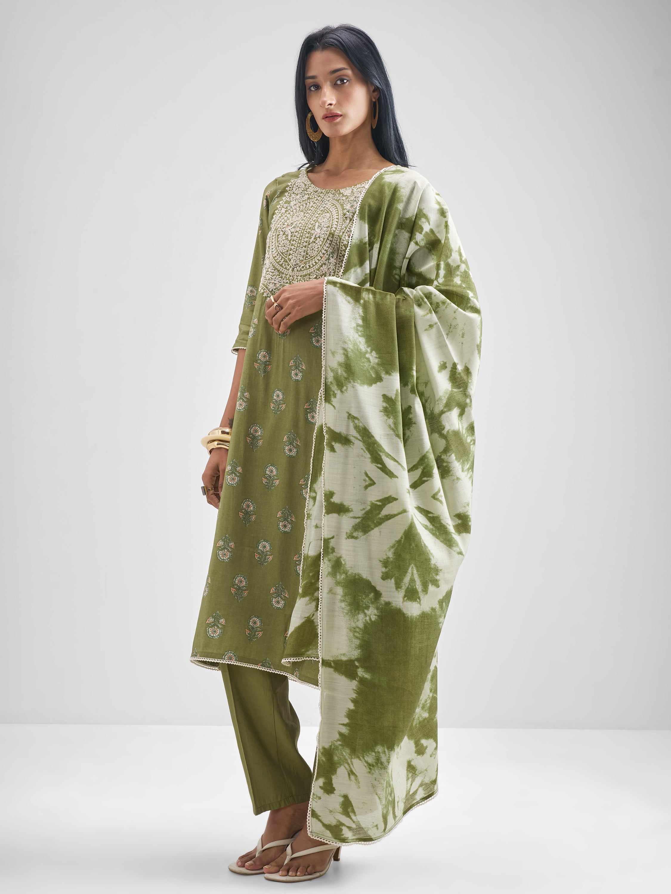 Vishudh Women Green Kurta With Trouser And Dupatta - Green - Image 2