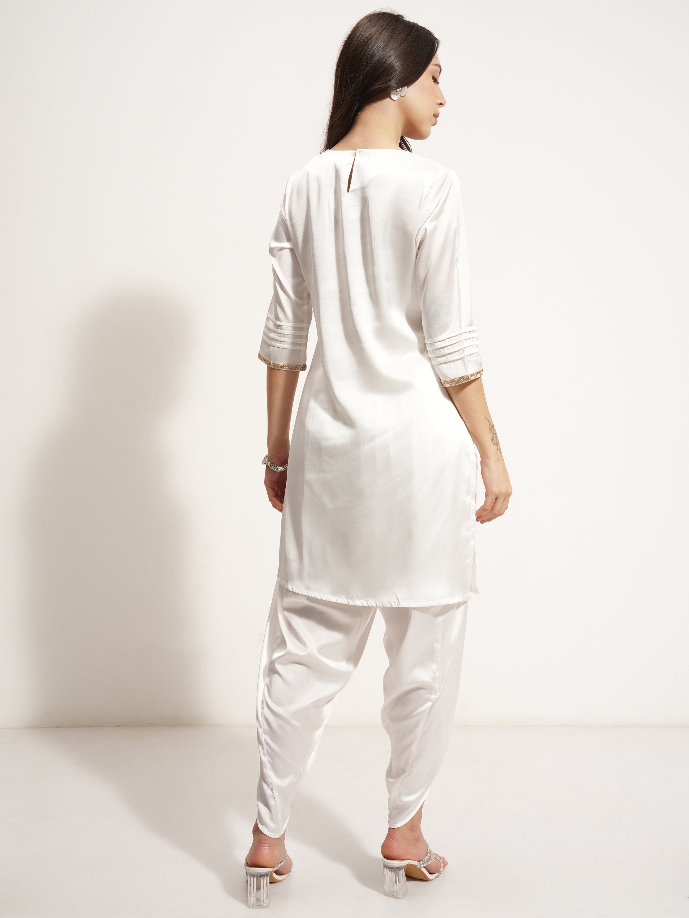 Vishudh Women White Embroidered Kurta With Palazzo - White - Image 3