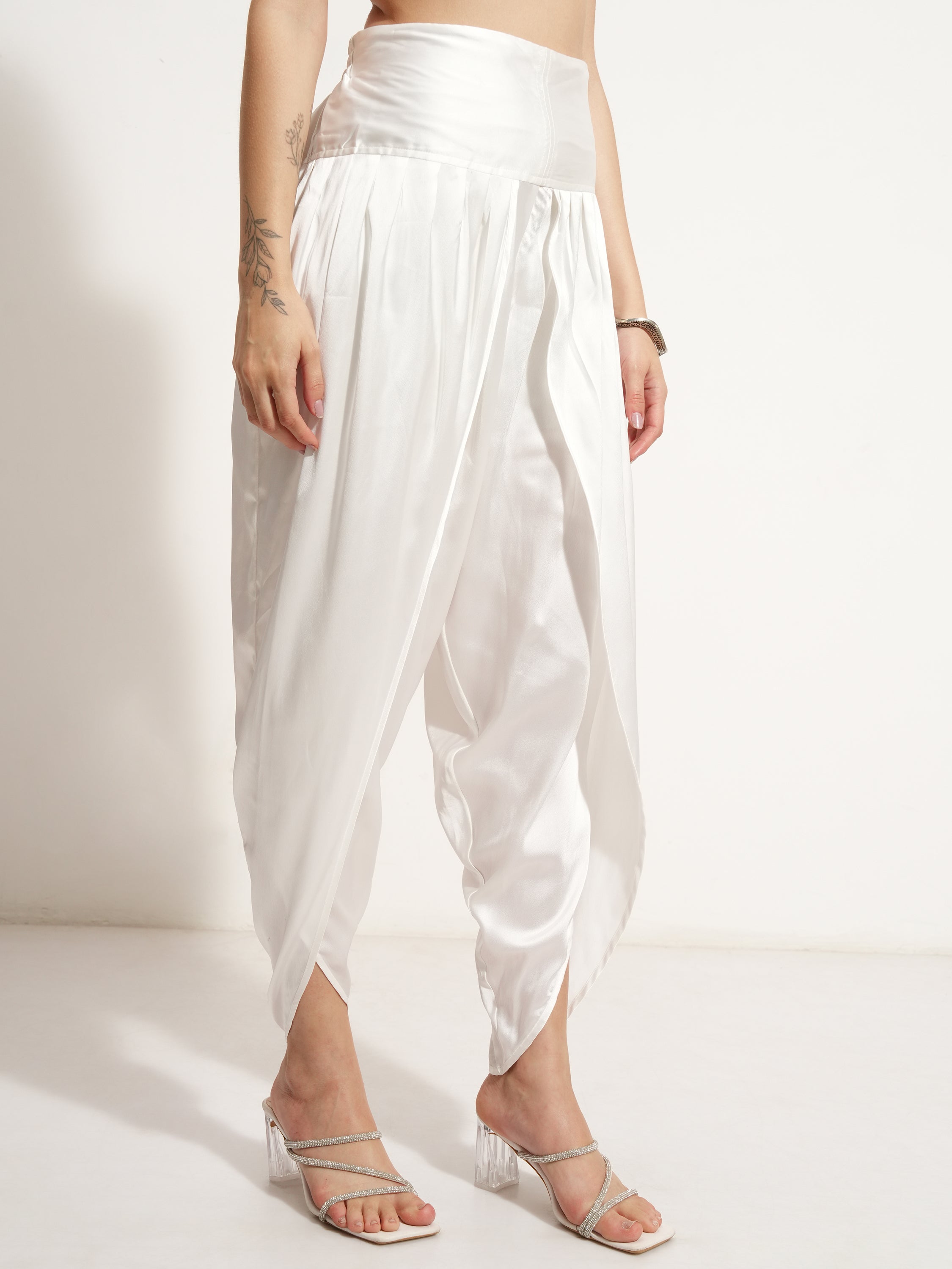 Vishudh Women White Embroidered Kurta With Palazzo - White - Image 8