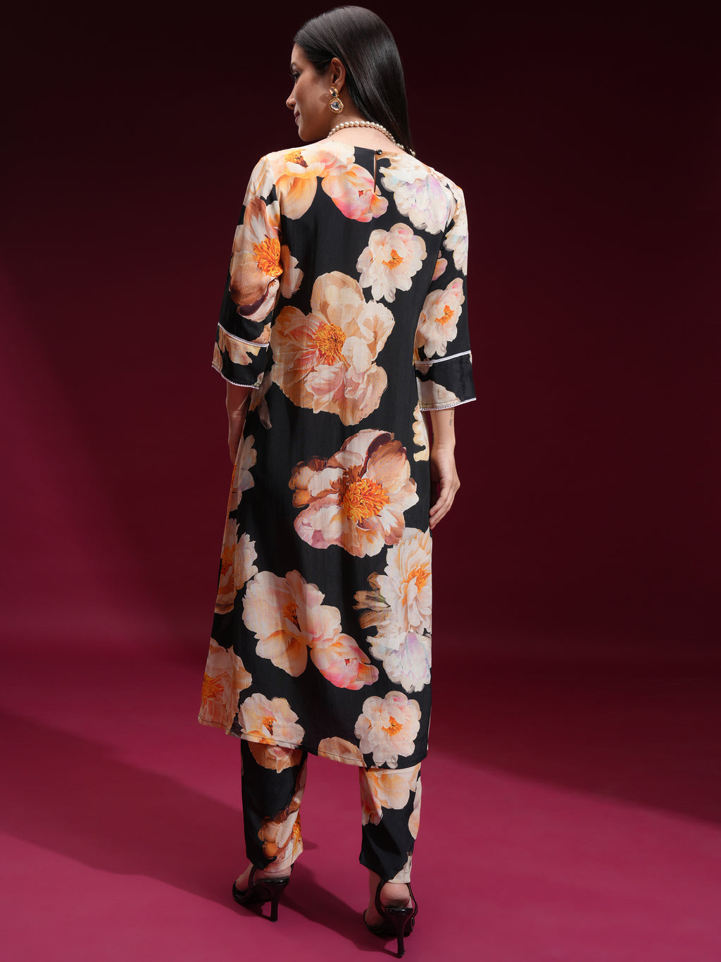 Vishudh Women Black Printed Kurta With Trouser - Black - Image 3