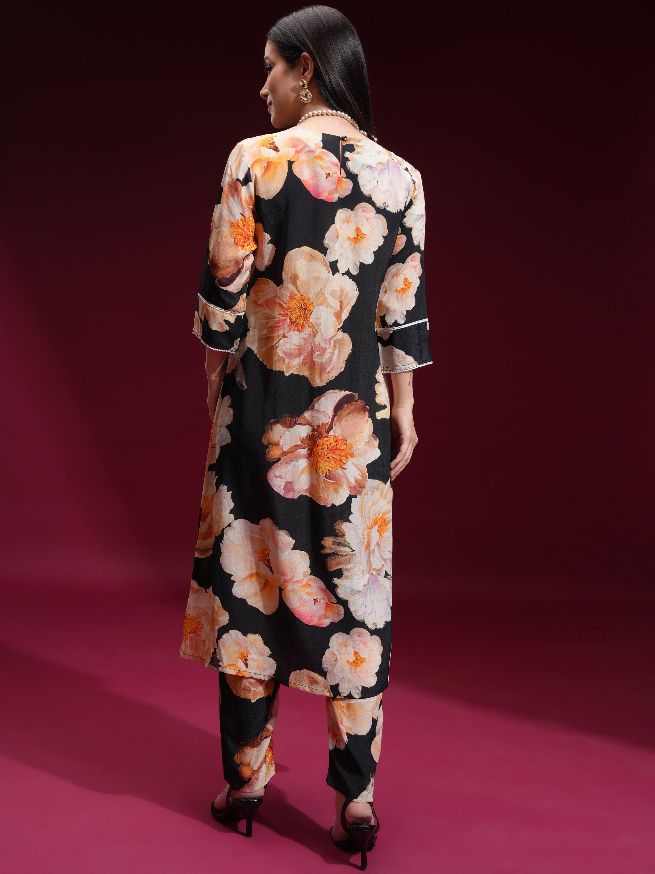 Vishudh Women Black Printed Kurta With Trouser - Black - Image 3