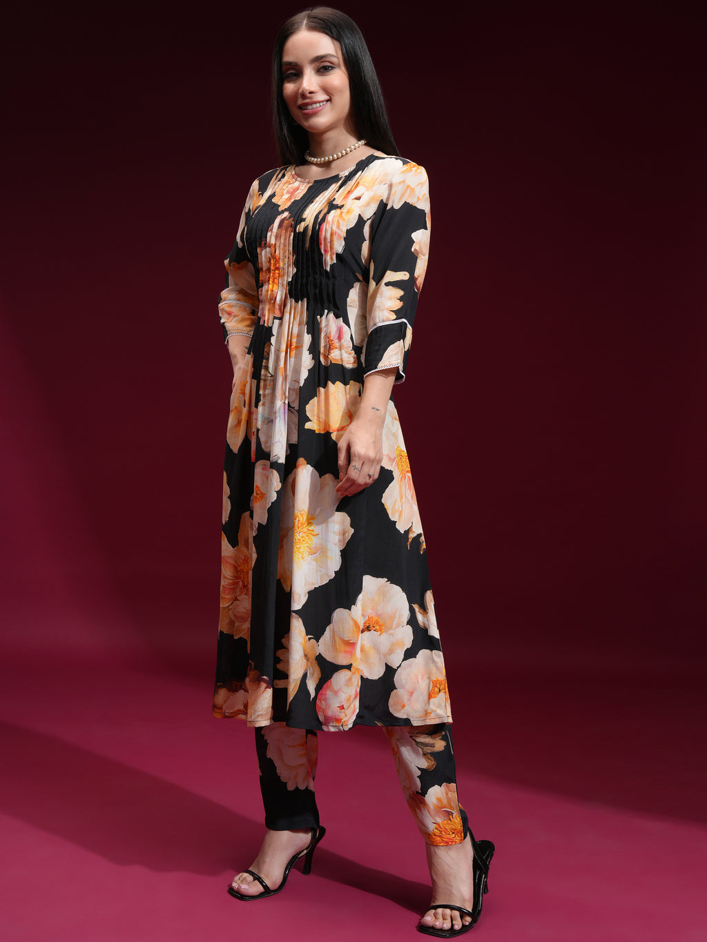 Vishudh Women Black Printed Kurta With Trouser - Black - Image 4