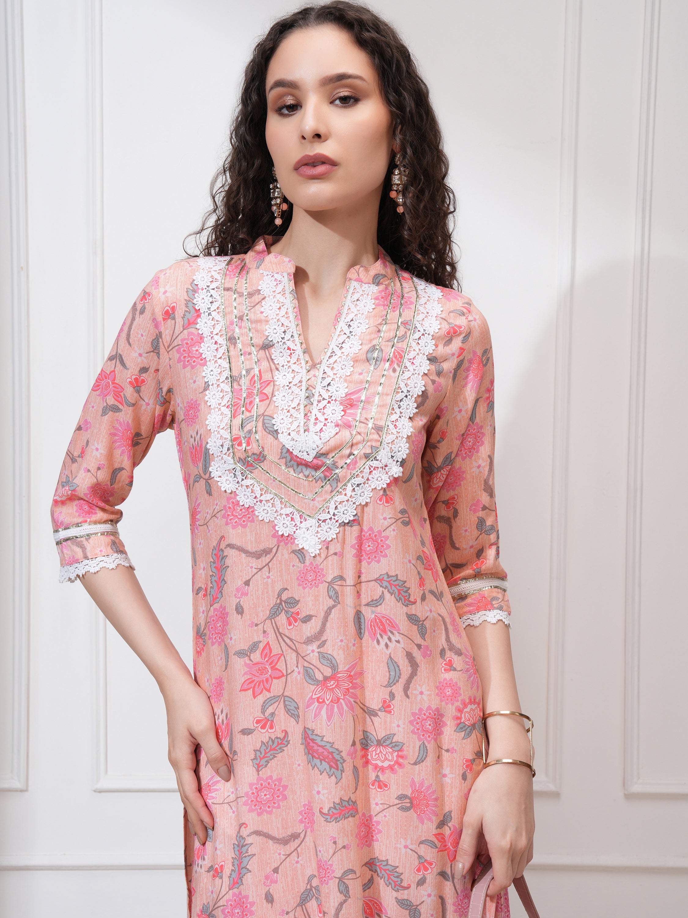Vishudh Women Pink Kurta With Trouser - Pink - Image 1