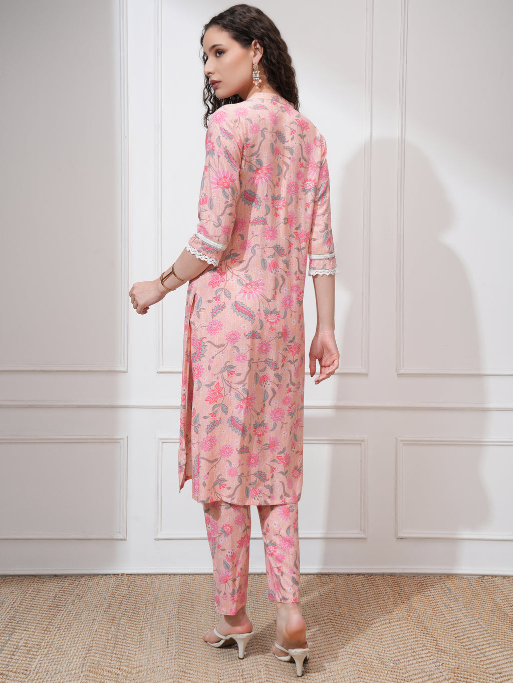 Vishudh Women Pink Kurta With Trouser - Pink - Image 3