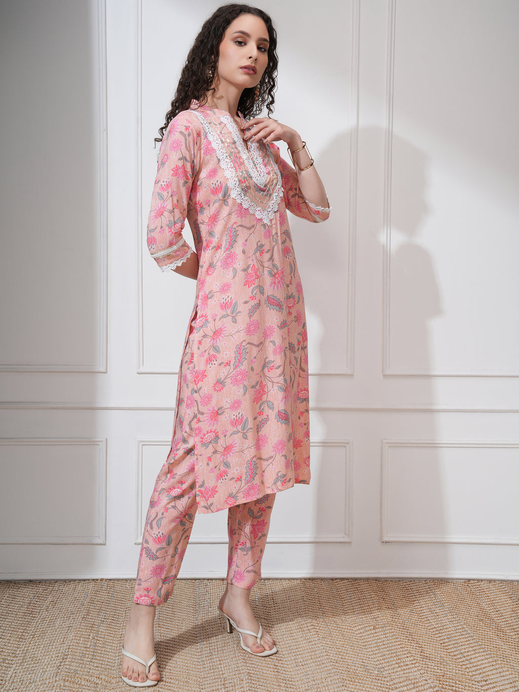 Vishudh Women Pink Kurta With Trouser - Pink - Image 6