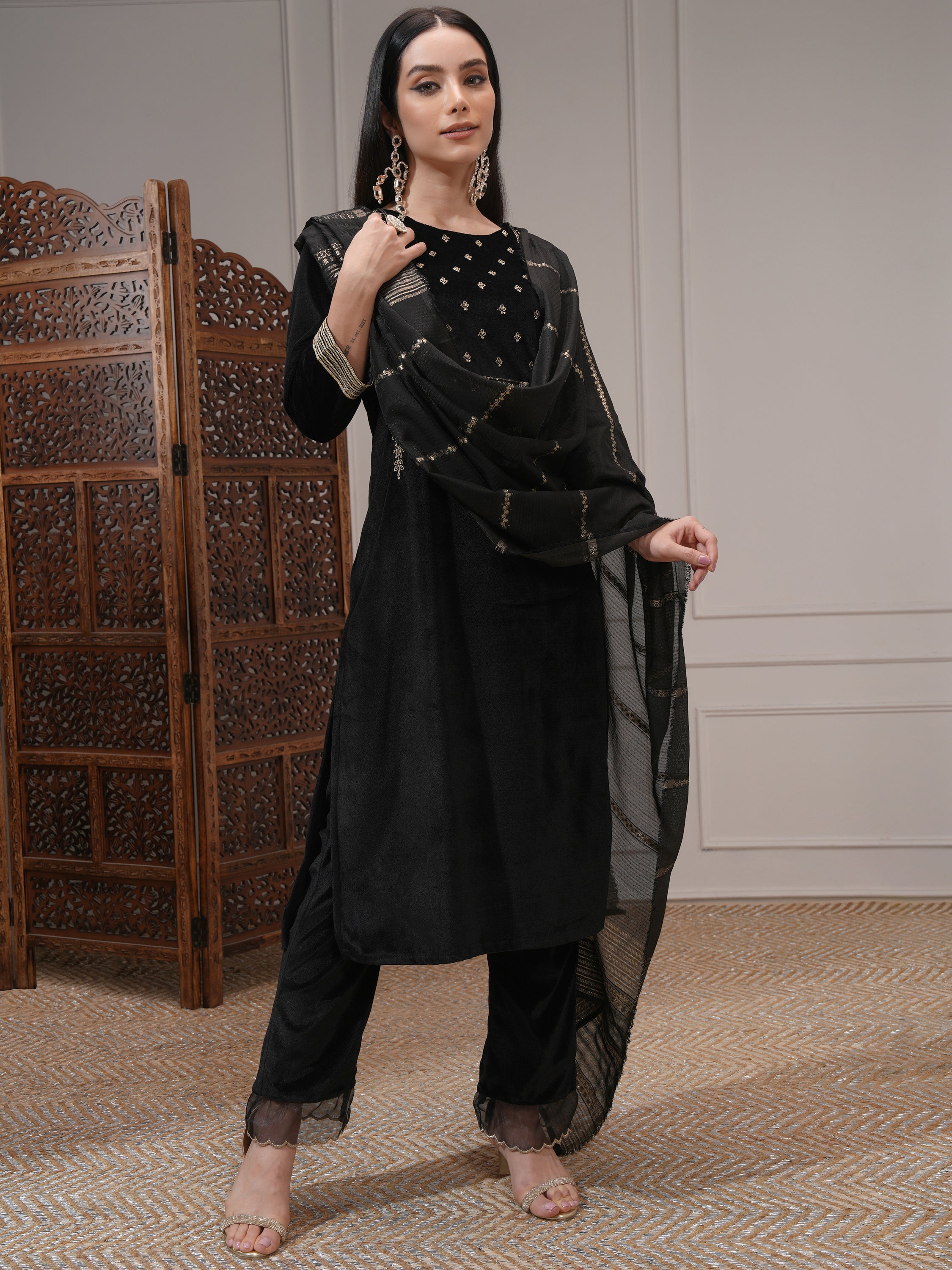 Vishudh Women Black Embroidered Kurta With Trouser And Dupatta - Black - Image 2