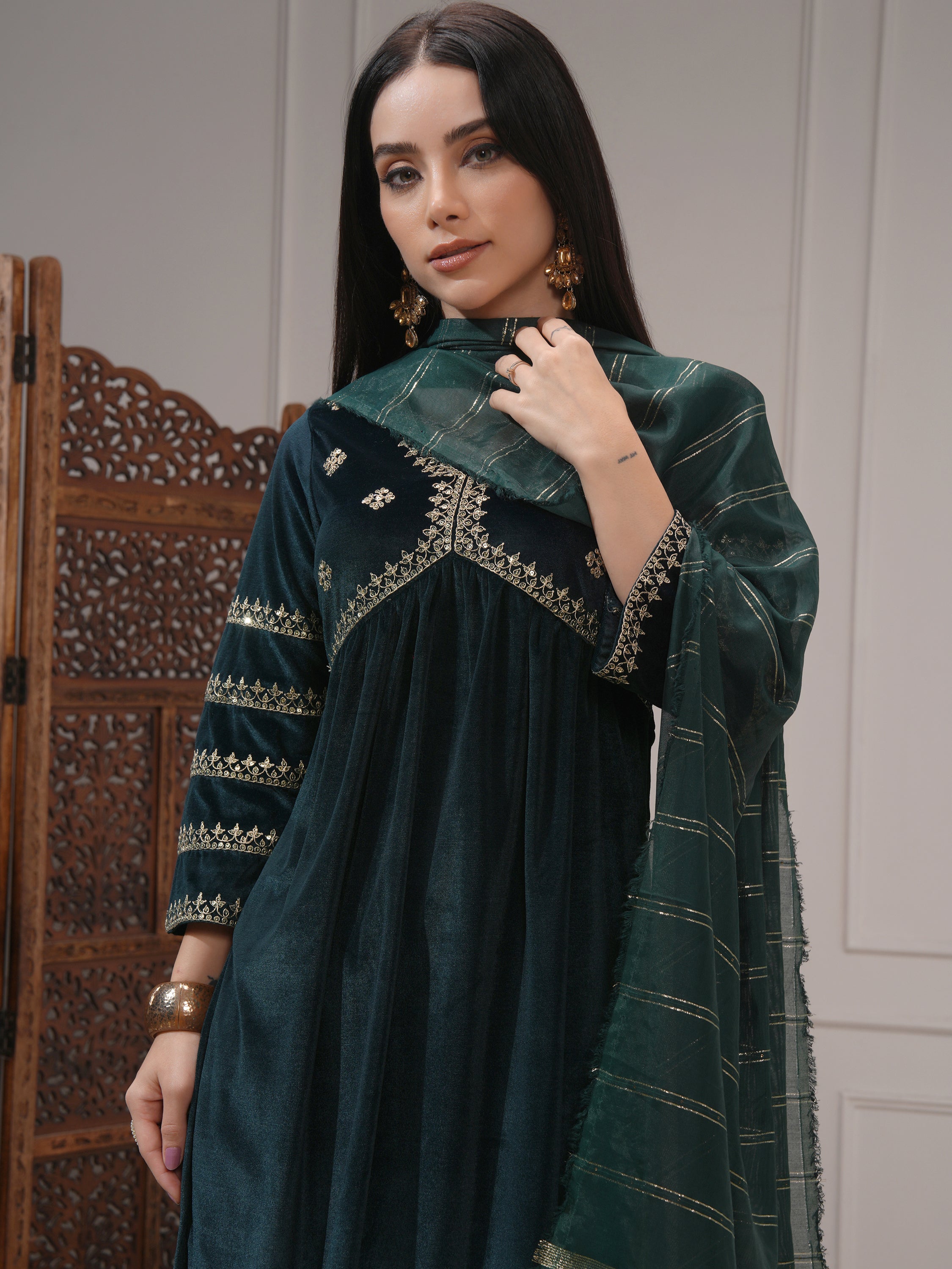 Vishudh Women Green Embroidered Kurta With Trouser And Dupatta - Green - Image 1