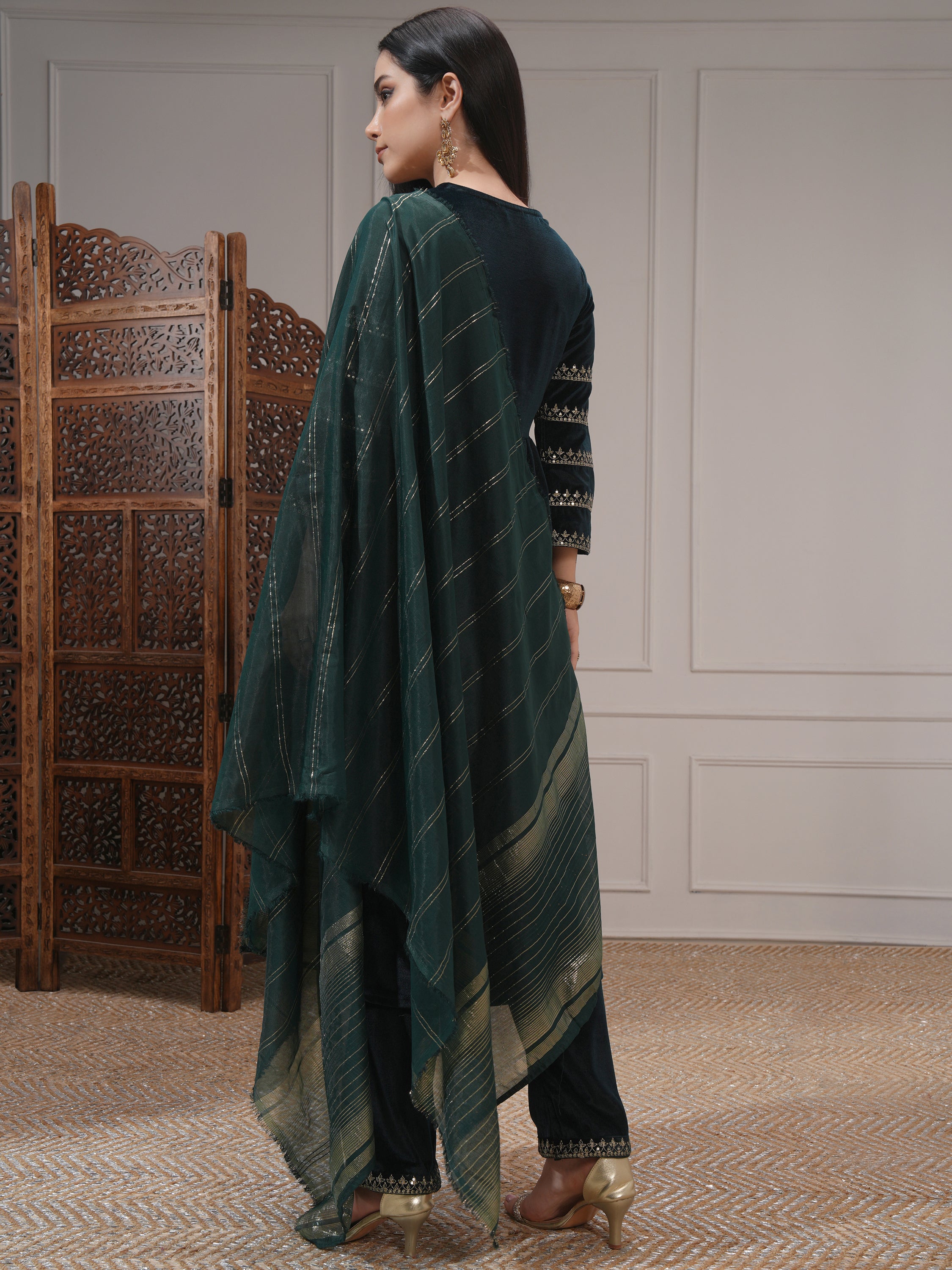Vishudh Women Green Embroidered Kurta With Trouser And Dupatta - Green - Image 3