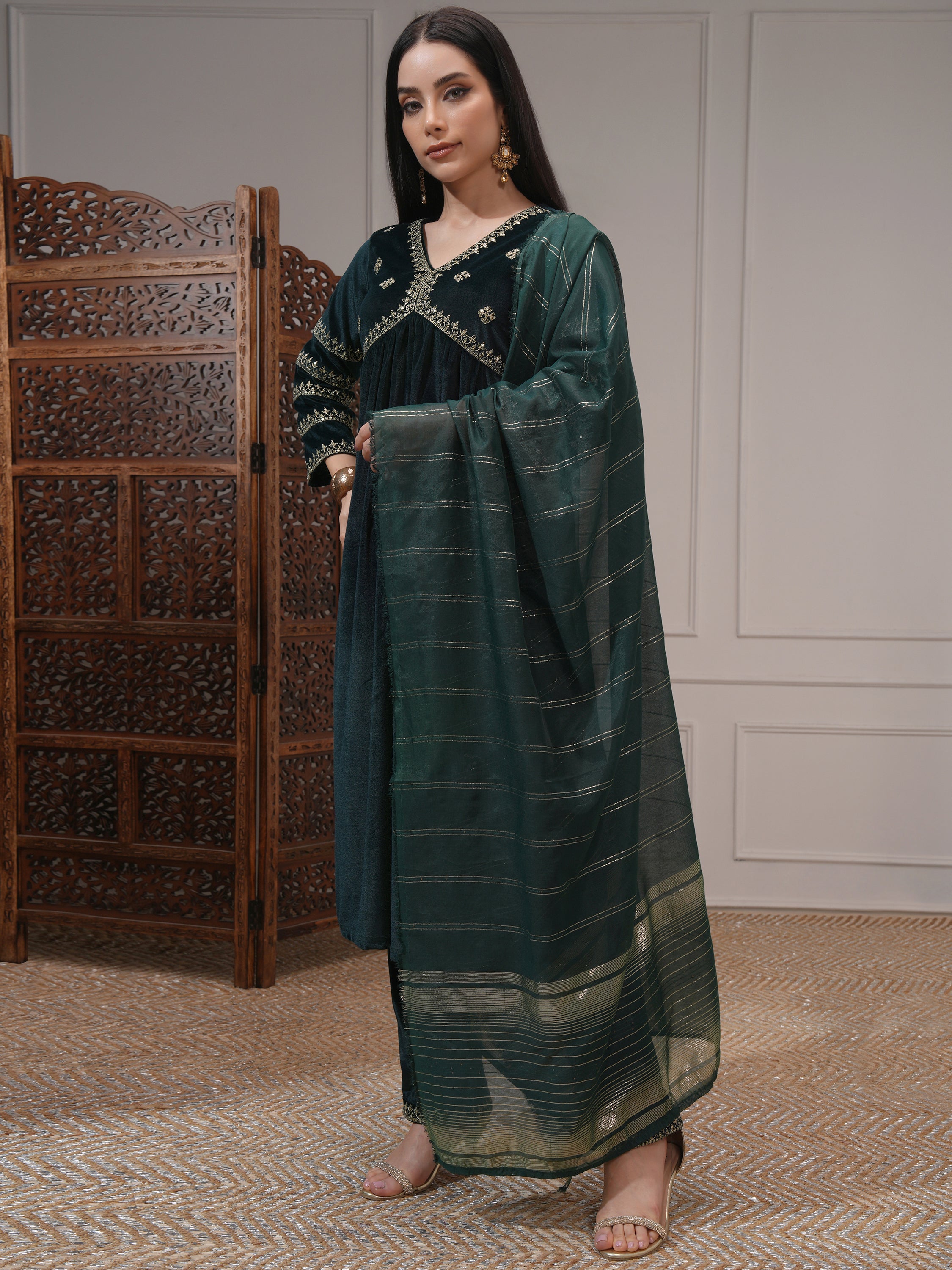Vishudh Women Green Embroidered Kurta With Trouser And Dupatta - Green - Image 4