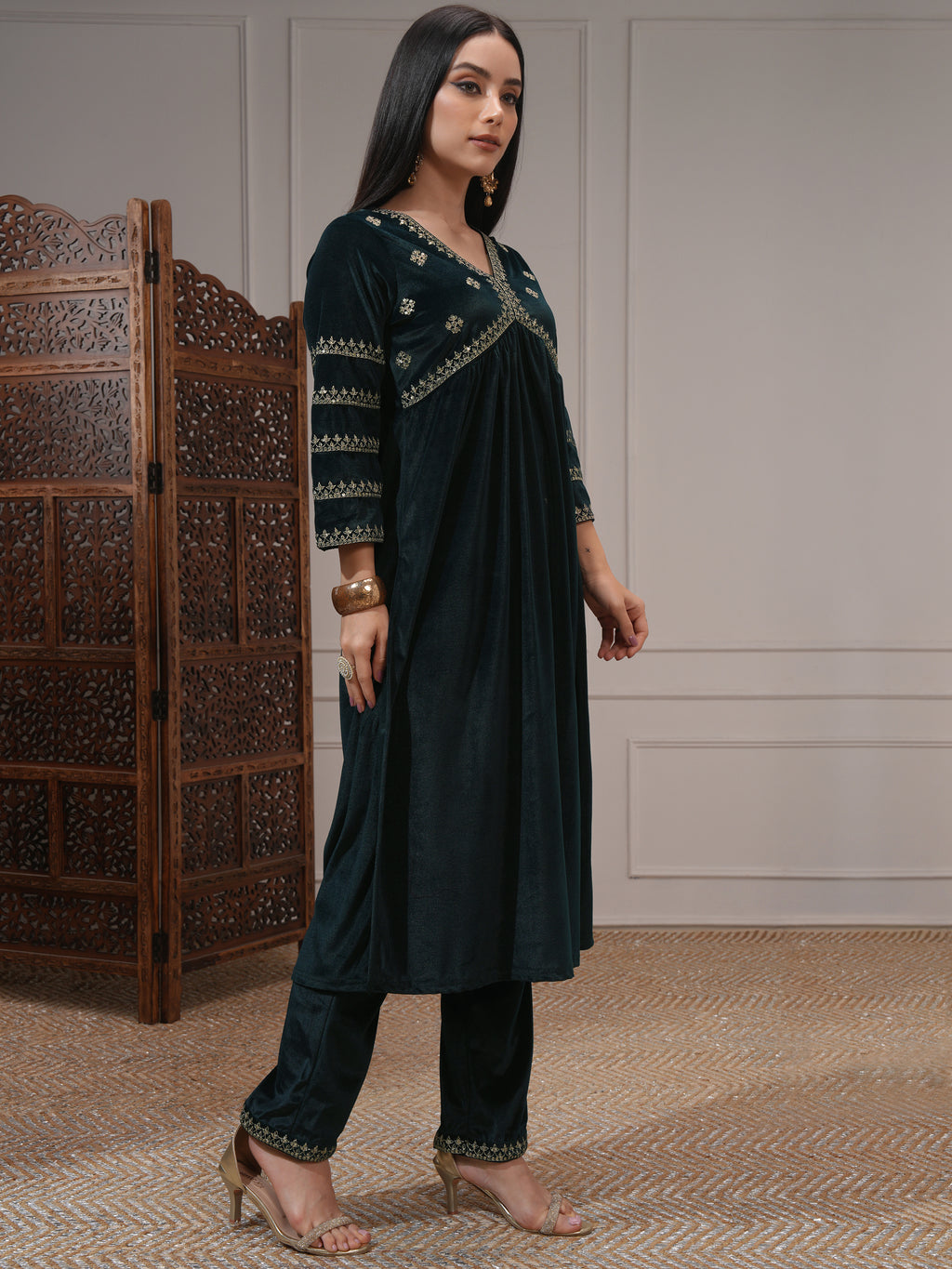 Vishudh Women Green Embroidered Kurta With Trouser And Dupatta - Green - Image 6