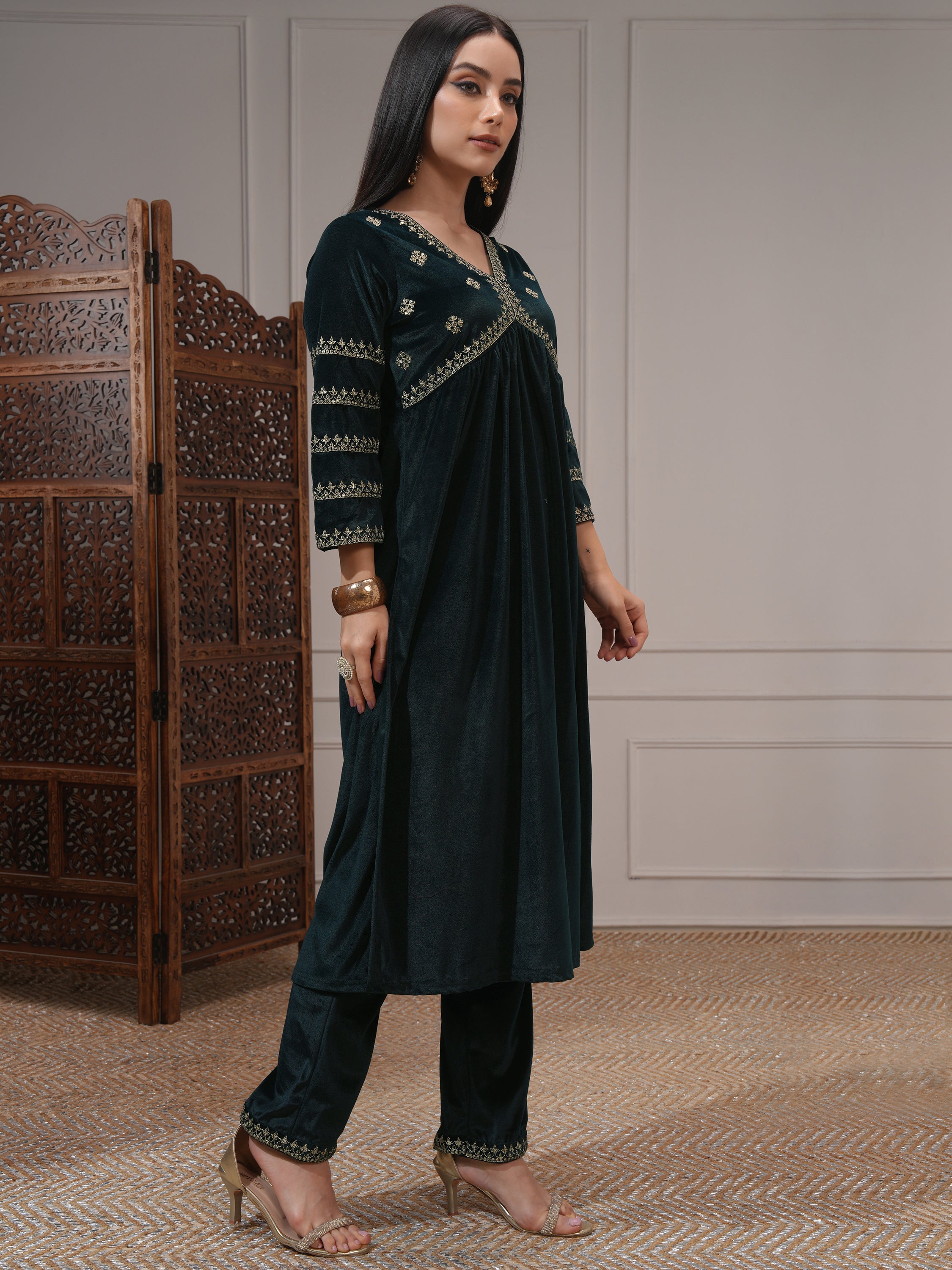 Vishudh Women Green Embroidered Kurta With Trouser And Dupatta - Green - Image 6