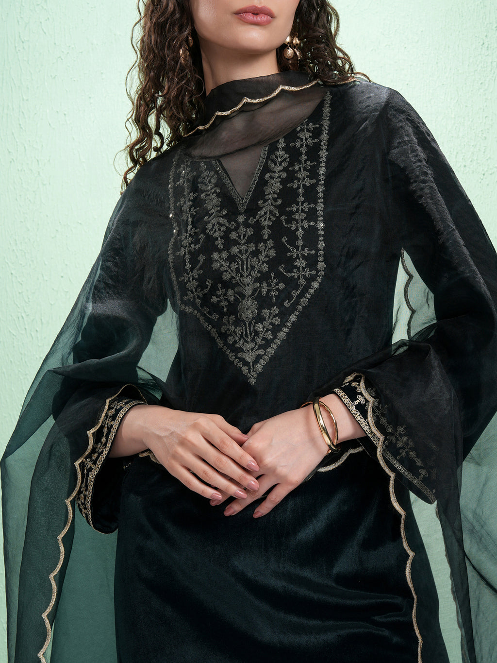 Vishudh Women Green Embroidered Kurta With Trouser And Dupatta - Green - Image 5