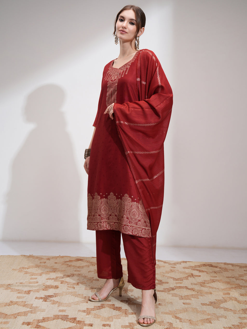Vishudh Women Red Printed Kurta With Trouser And Dupatta - Red - Image 4
