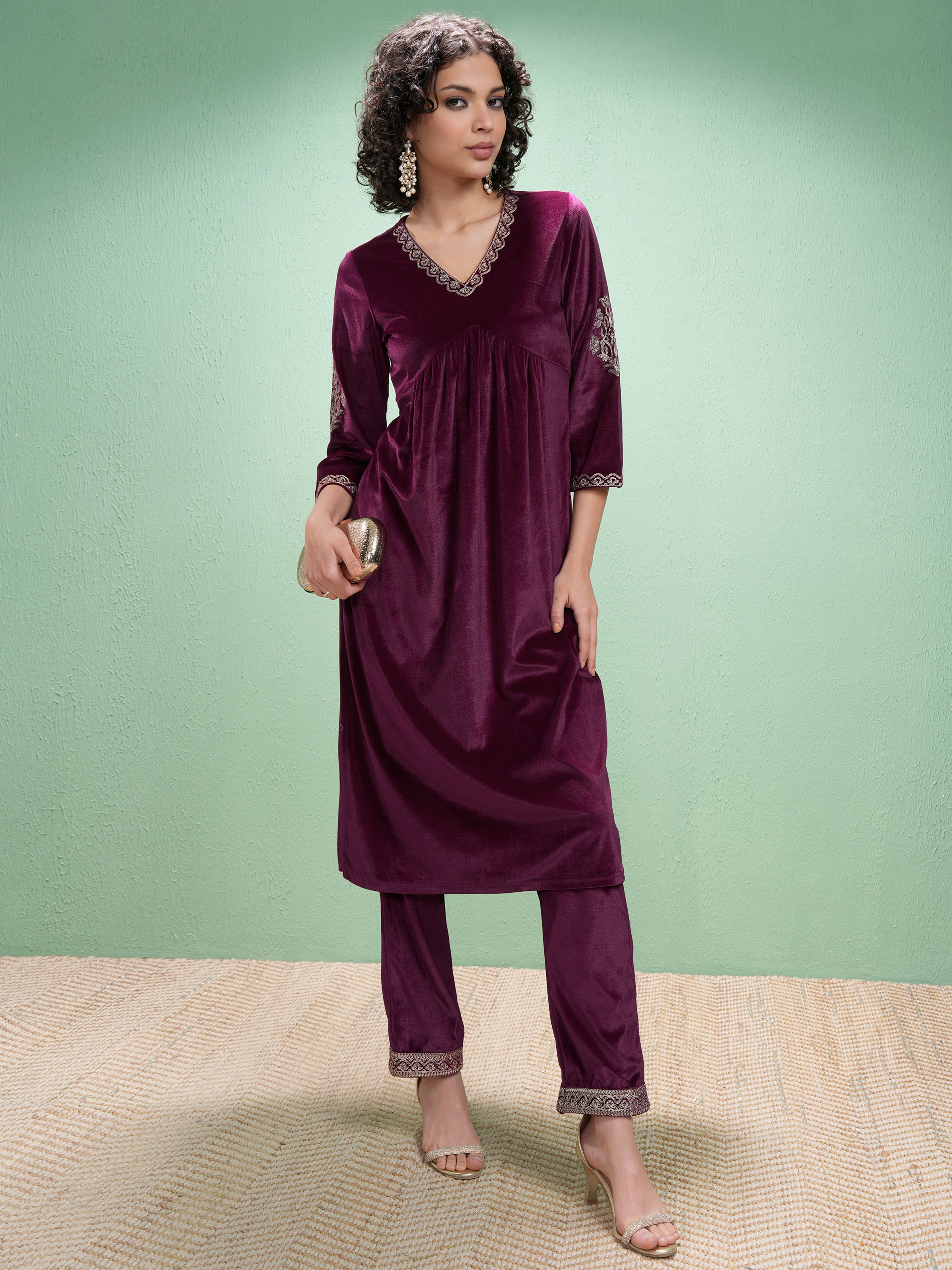 Vishudh Women Purple Embroidered Kurta With Trouser - Purple - Image 2