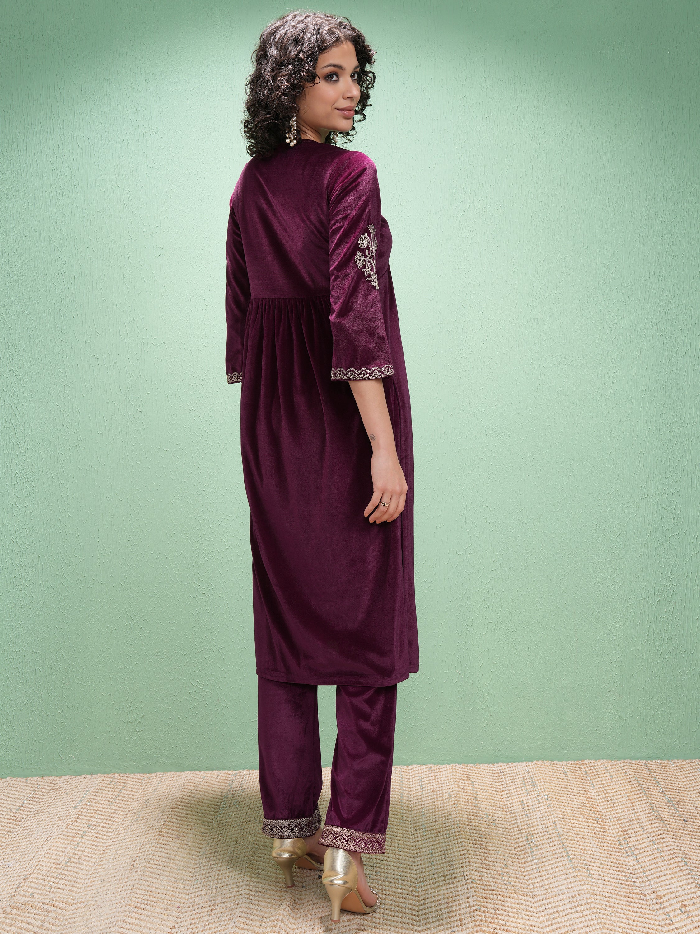 Vishudh Women Purple Embroidered Kurta With Trouser - Purple - Image 3