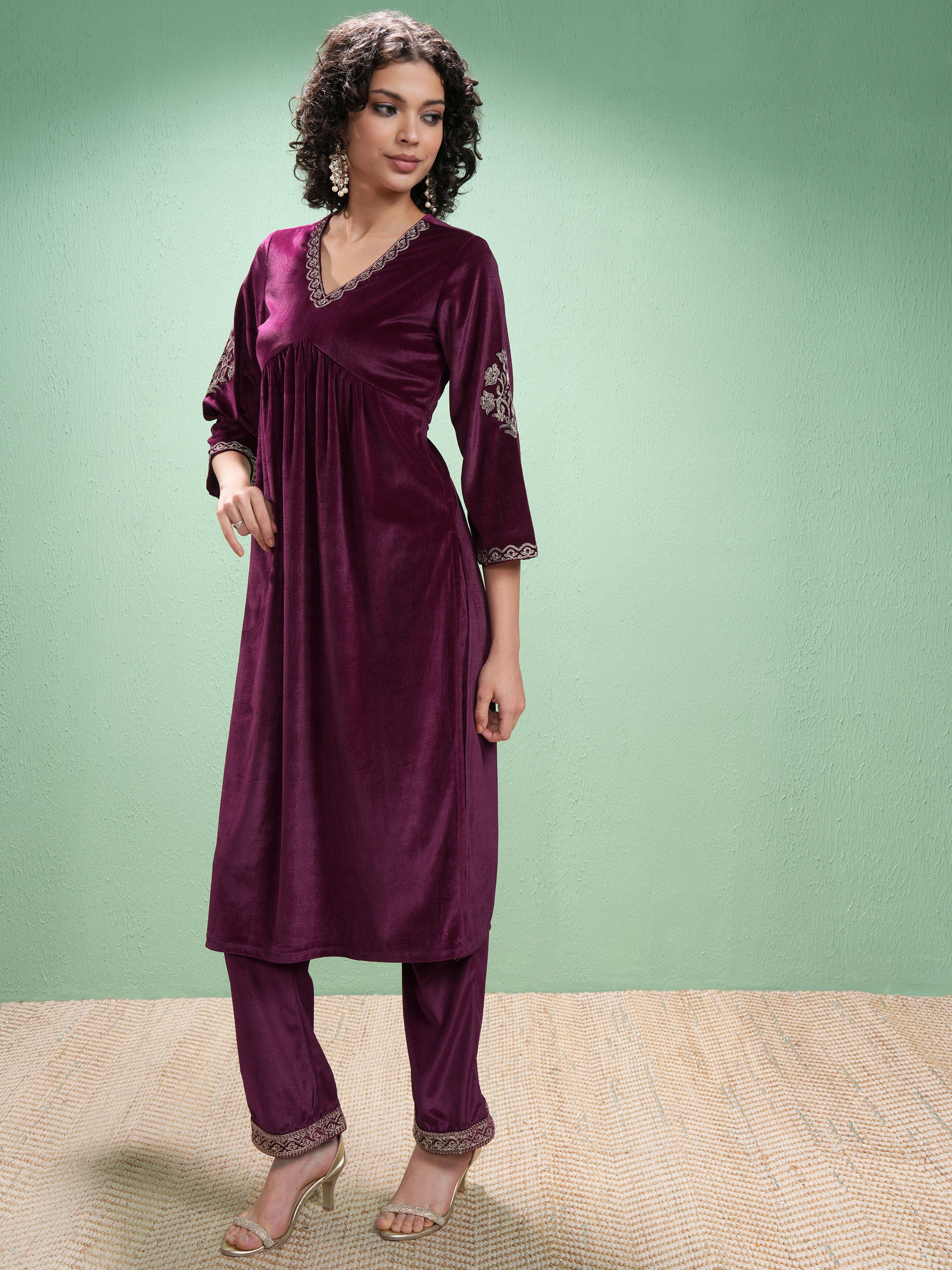 Vishudh Women Purple Embroidered Kurta With Trouser - Purple - Image 4