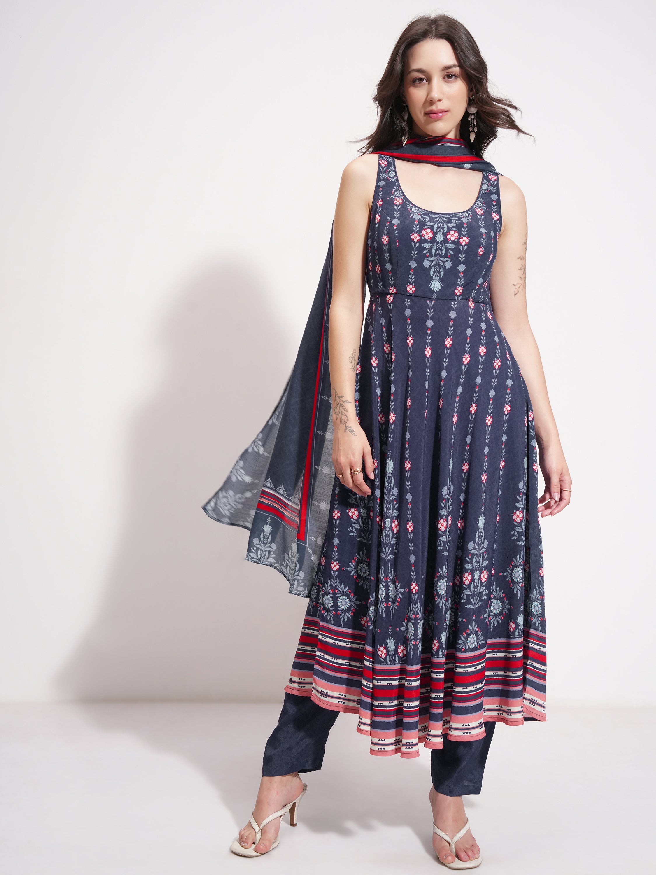 Vishudh Women Blue Printed Kurta With Trouser And Dupatta - Blue - Image 2