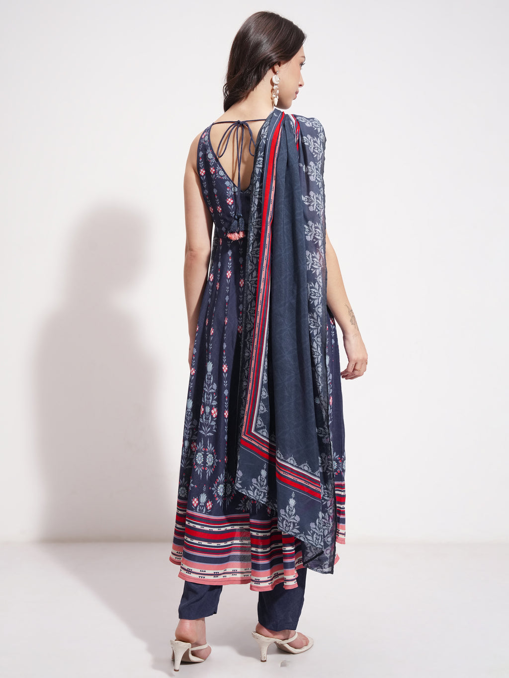 Vishudh Women Blue Printed Kurta With Trouser And Dupatta - Blue - Image 3