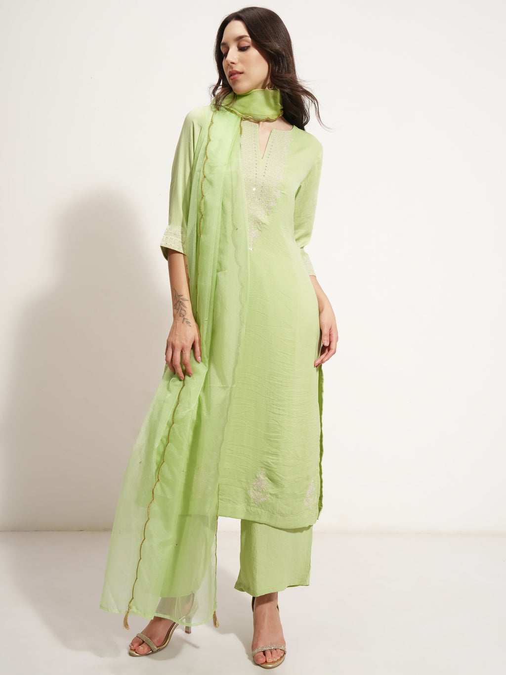 Vishudh Women Green Embroidered Kurta With Trouser And Dupatta - Green - Image 2