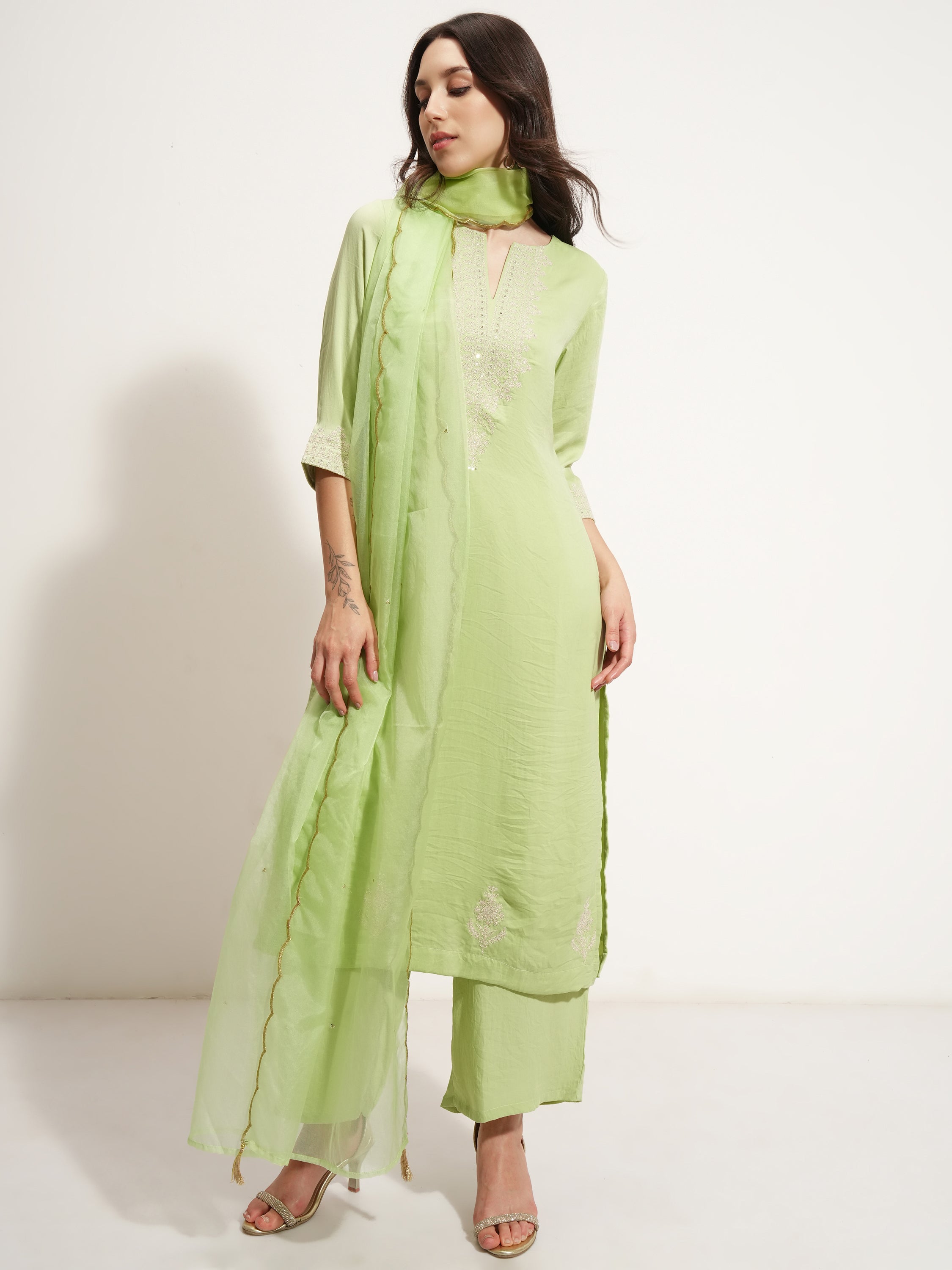 Vishudh Women Green Embroidered Kurta With Trouser And Dupatta - Green - Image 2