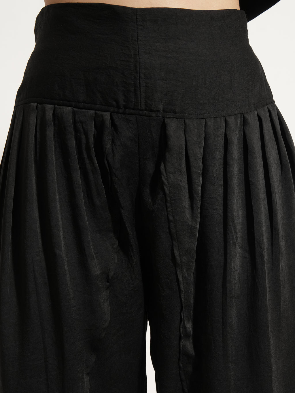 Vishudh Women Black Embroidered Kurta With Trouser And Dupatta - Black - Image 7