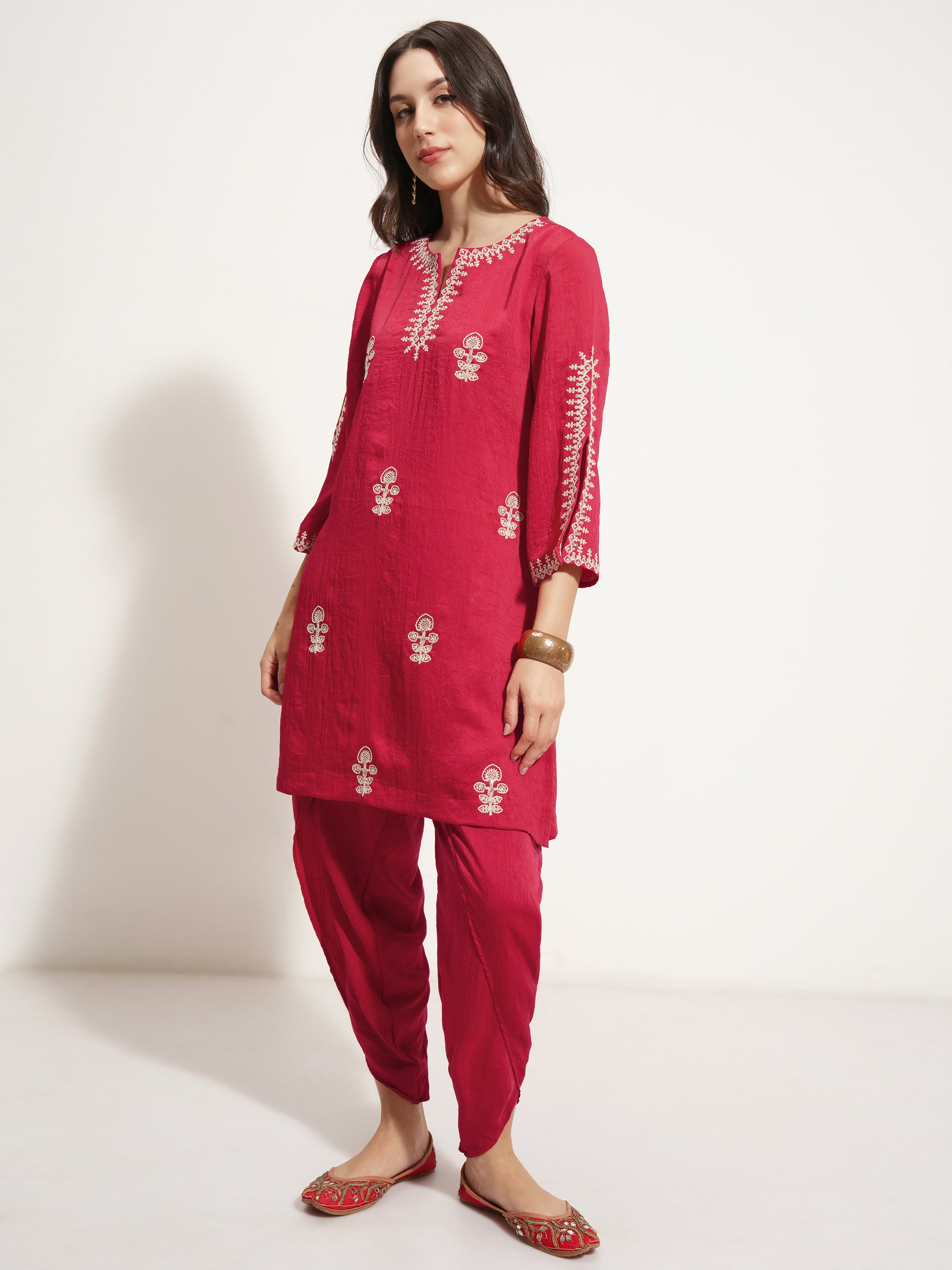 Vishudh Women Red Embroidered Kurta With Trouser And Dupatta - Red - Image 4